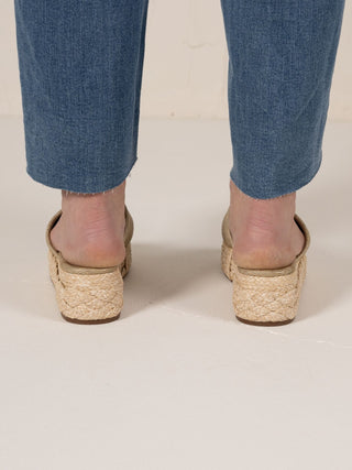 Lizzie Wedge Sandal Gold
