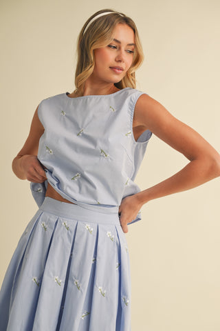 Floral Embroidery Pleated Skirt