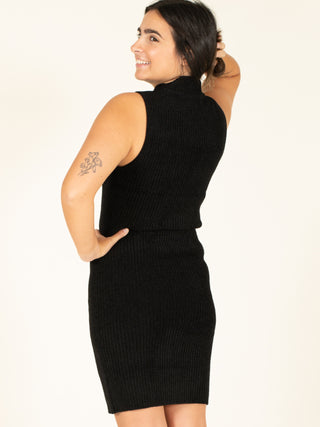 Black Sleeveless Fitted Dress