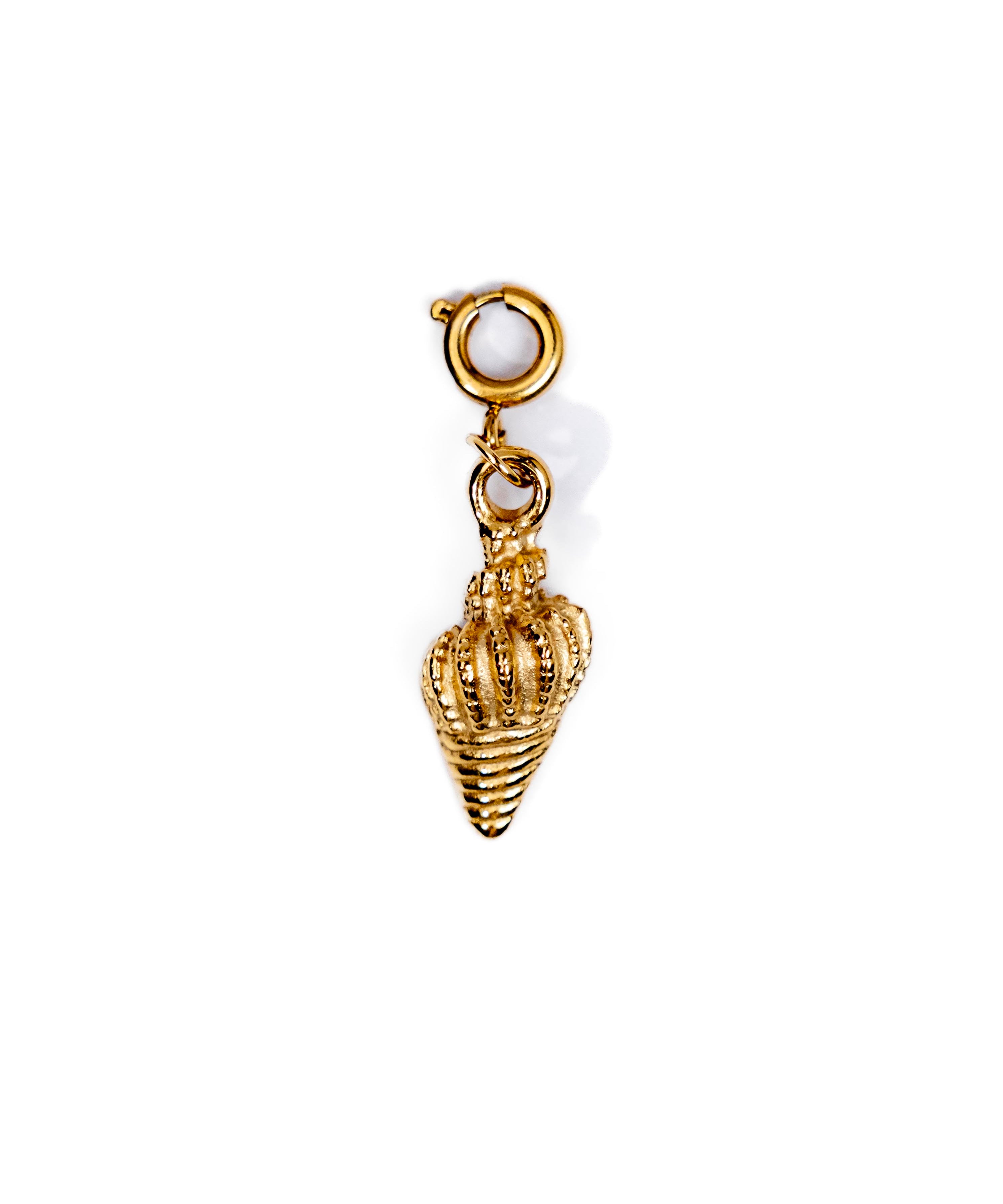 Waterproof Conch Charm – Gold-Plated, Tarnish-Free & Hypoallergenic