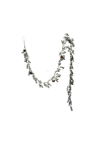 Pinecone & Berry Boxwood Garland