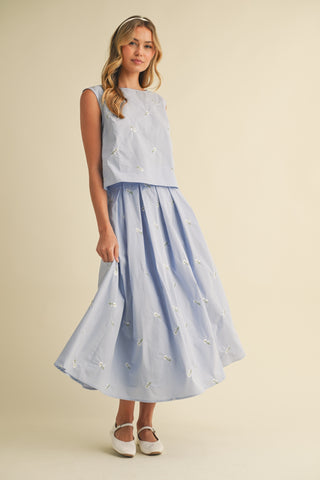 Floral Embroidery Pleated Skirt