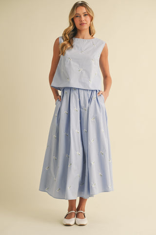 Floral Embroidery Pleated Skirt