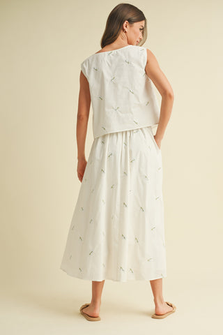 Floral Embroidery Pleated Skirt