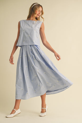 Floral Embroidery Pleated Skirt