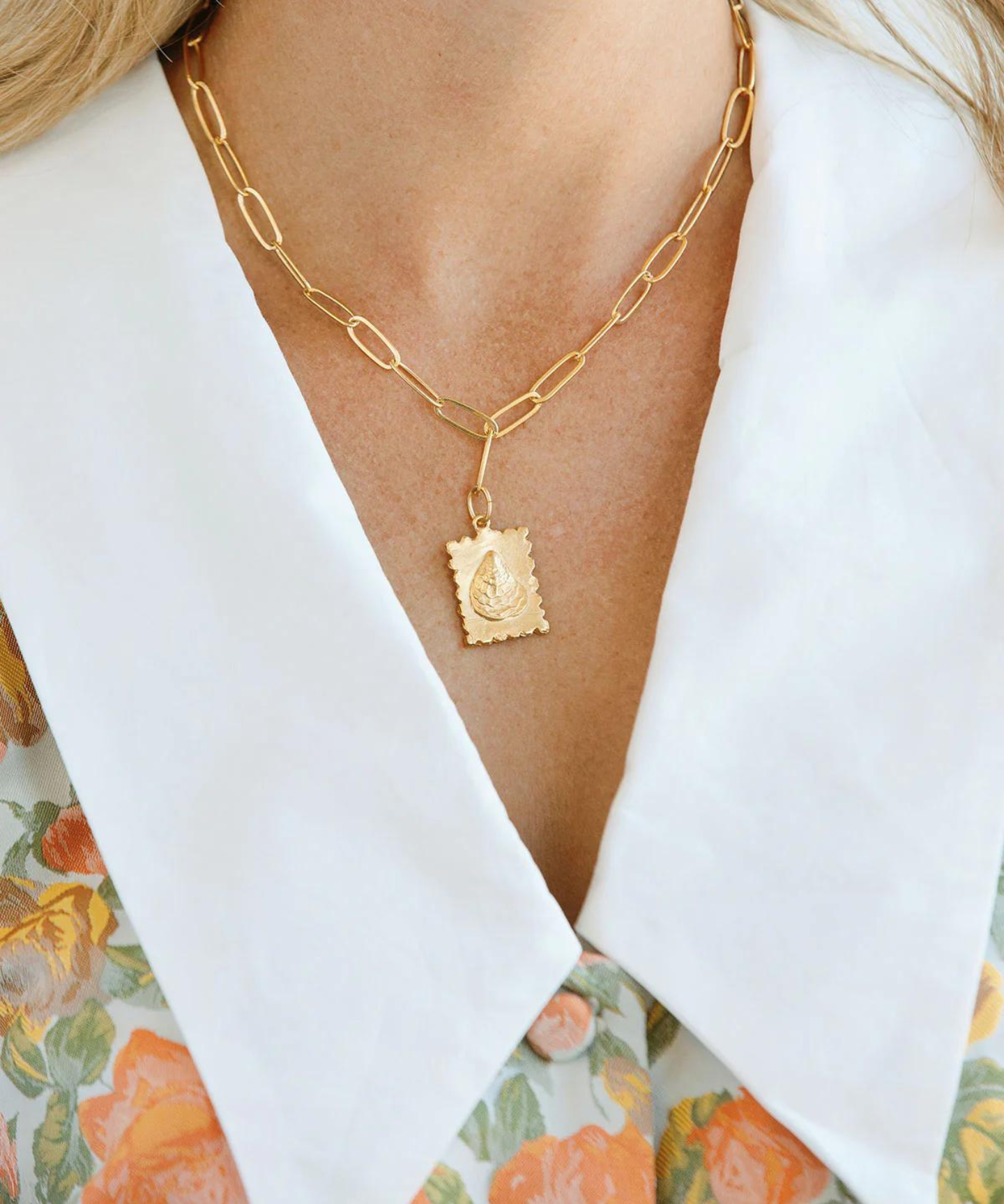 Susan Shaw | 24k Gold | Oyster Stamp Necklace (detail view 2)