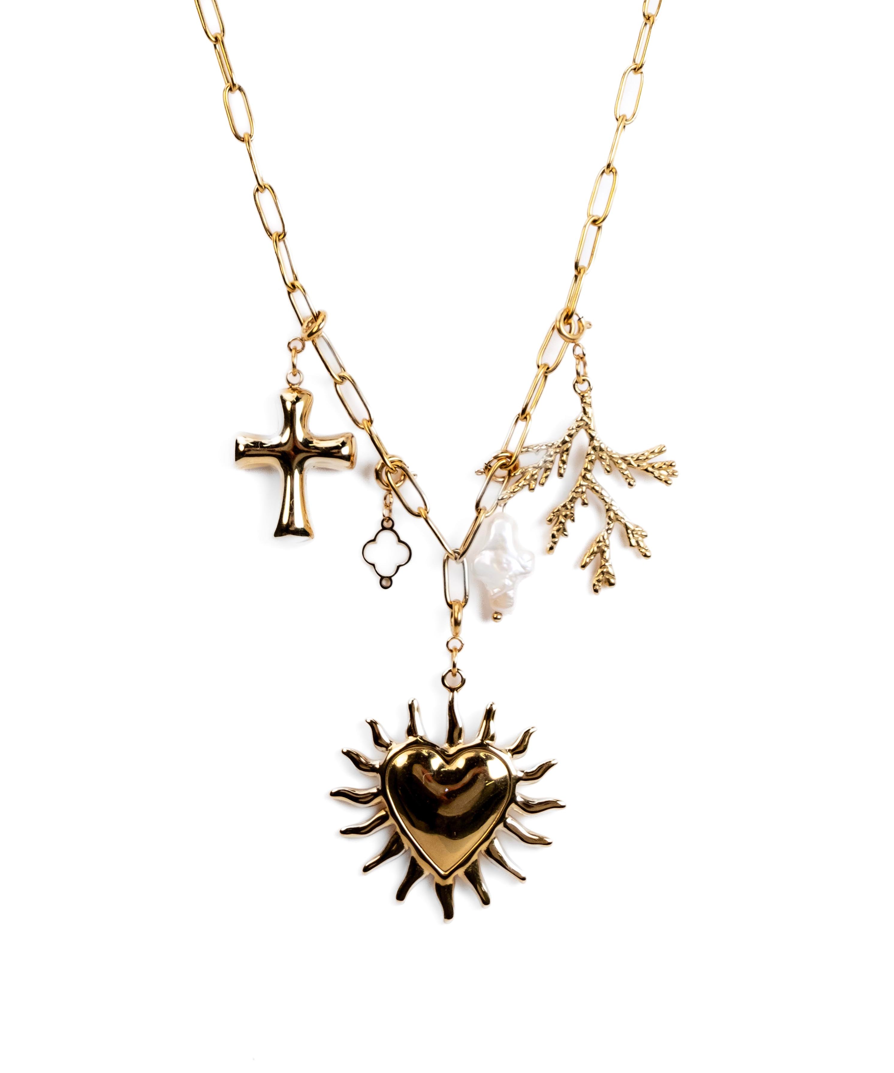 Waterproof Sacred Heart Charm – Gold-Plated, Tarnish-Free & Hypoallergenic (detail view 2)