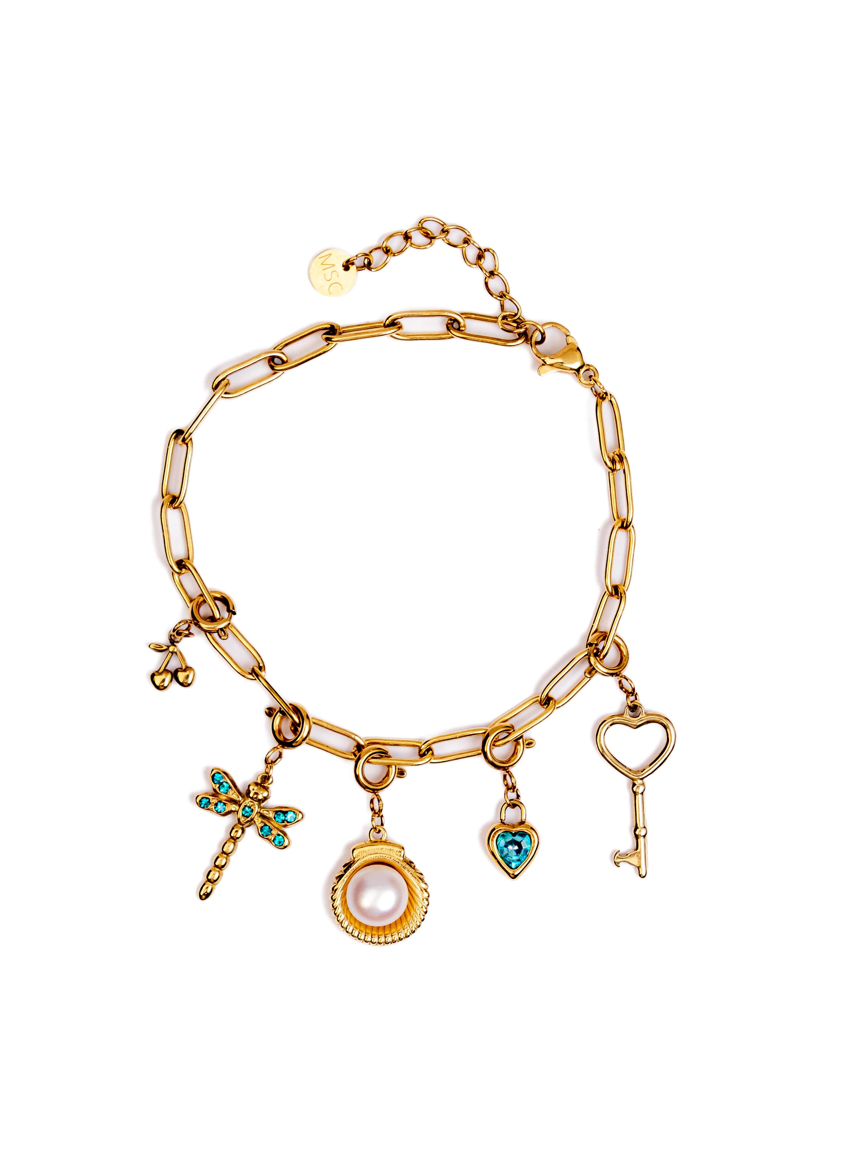 Waterproof Lustrous Shell Charm – Gold-Plated, Tarnish-Free & Hypoallergenic (detail view 2)