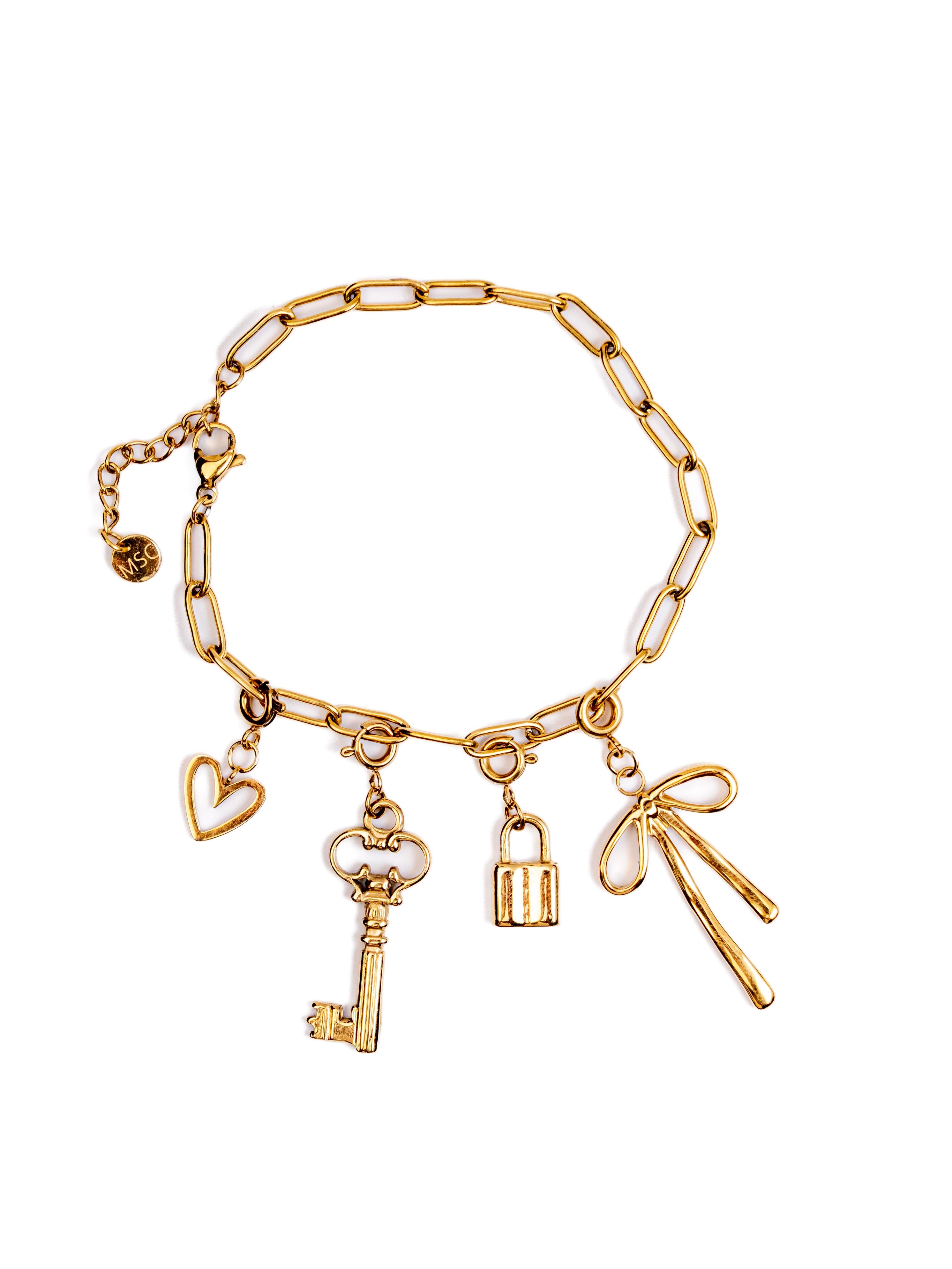 Waterproof Large Bow Charm – Gold-Plated, Tarnish-Free & Hypoallergenic (detail view 2)