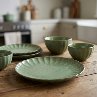 8 in Stoneware Fluted Plate