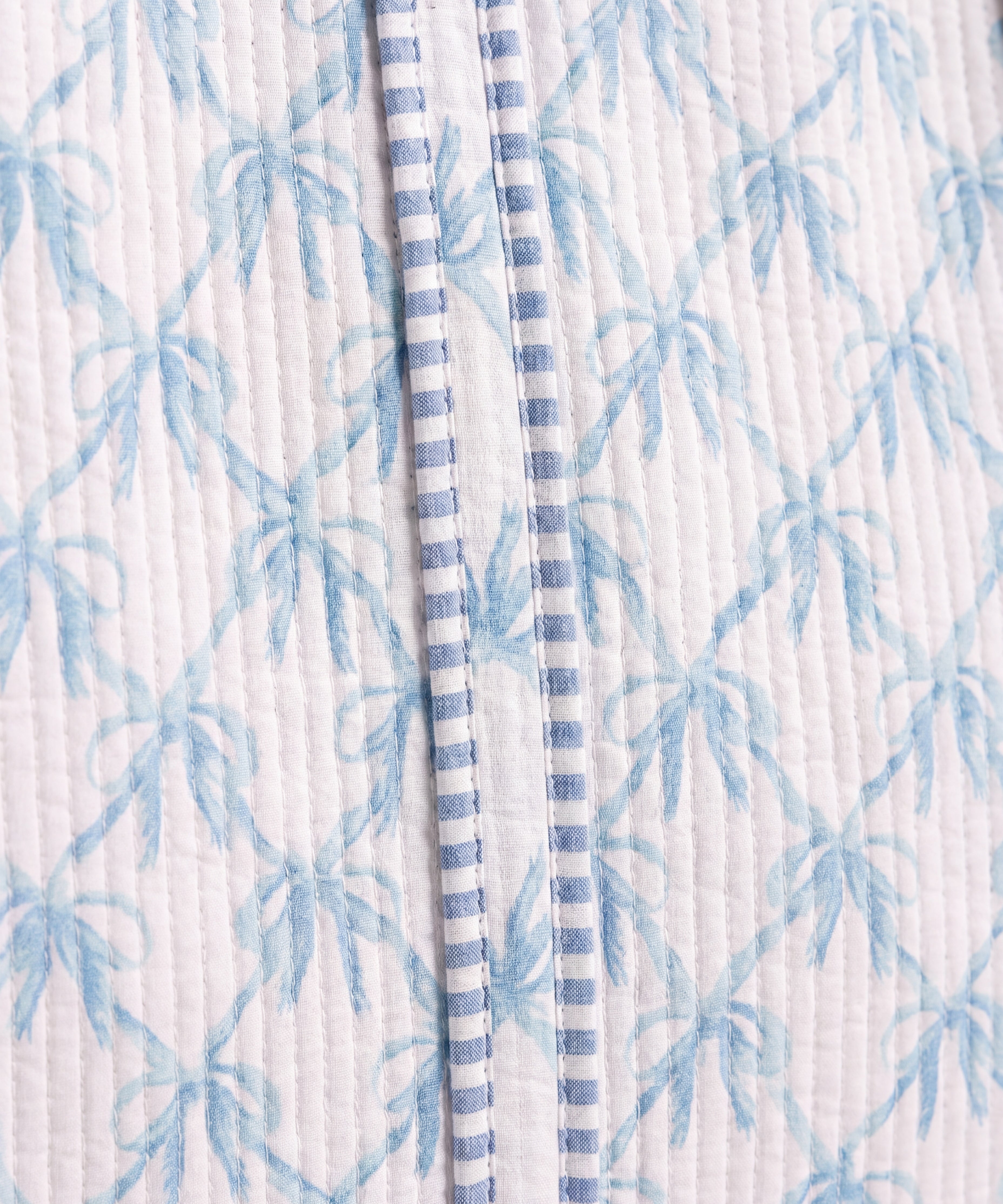 Bow Block Print Tote (detail view 2)