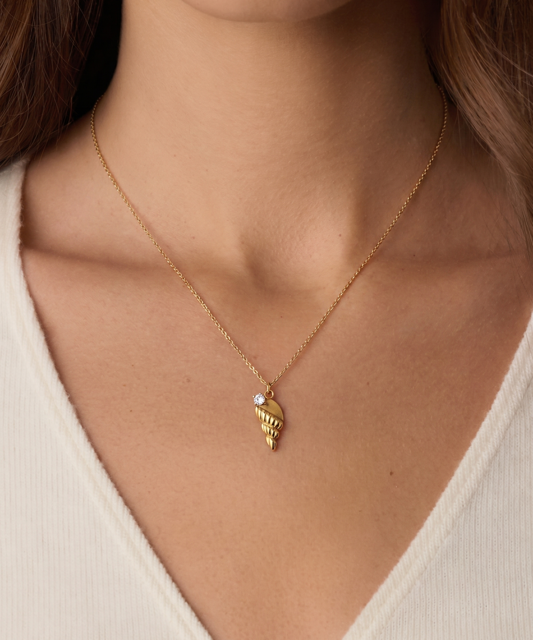 My Sister's Cottage | Waterproof | Conch Shell Pendant Necklace (detail view 2)
