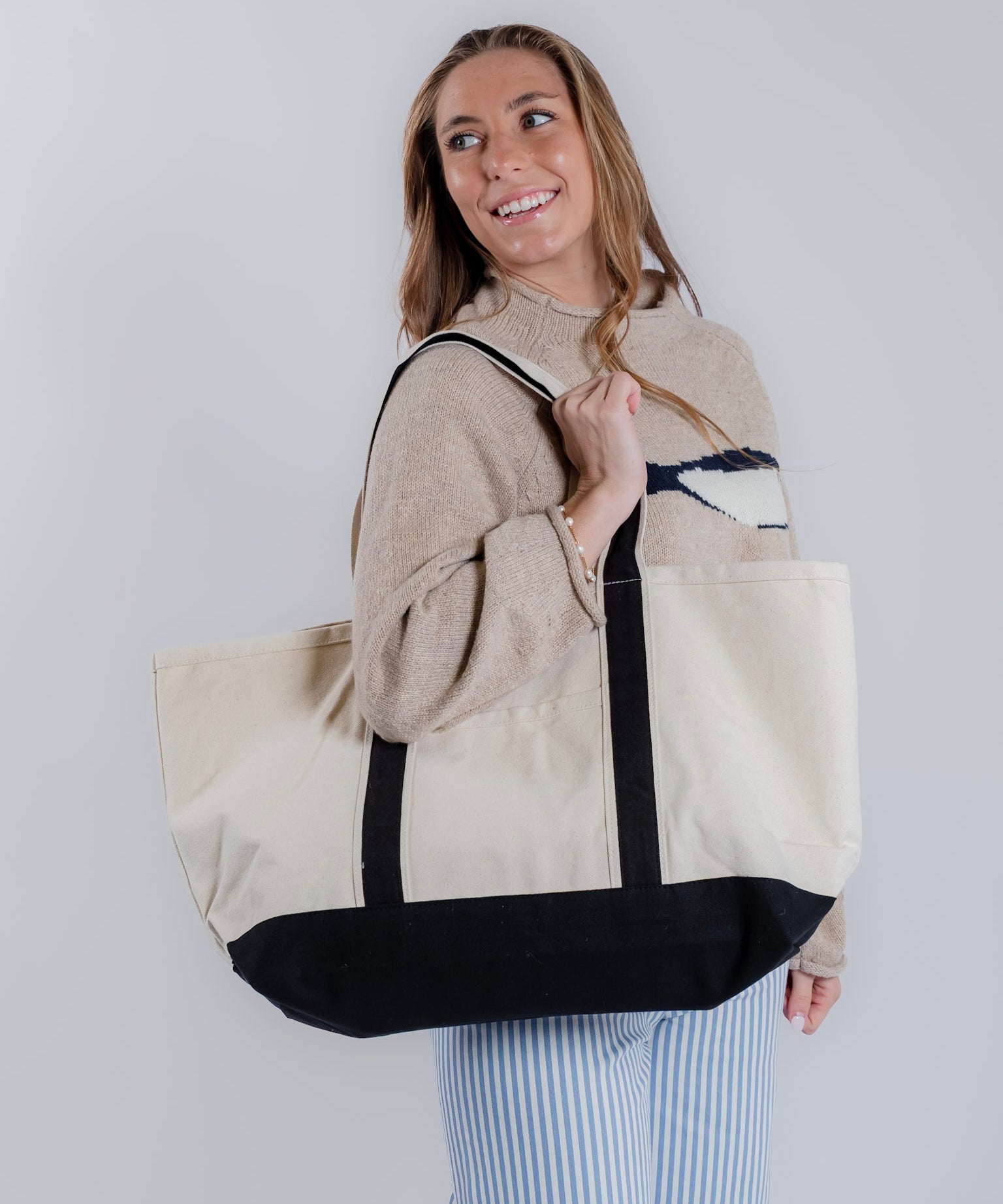 Canvas Accent Tote Bag (detail view 2)