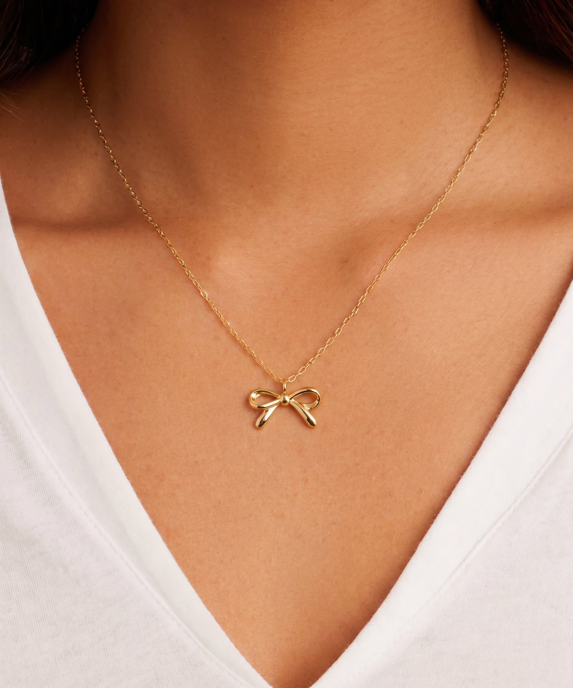 My Sister's Cottage | Waterproof | Dainty Bow Necklace (detail view 2)