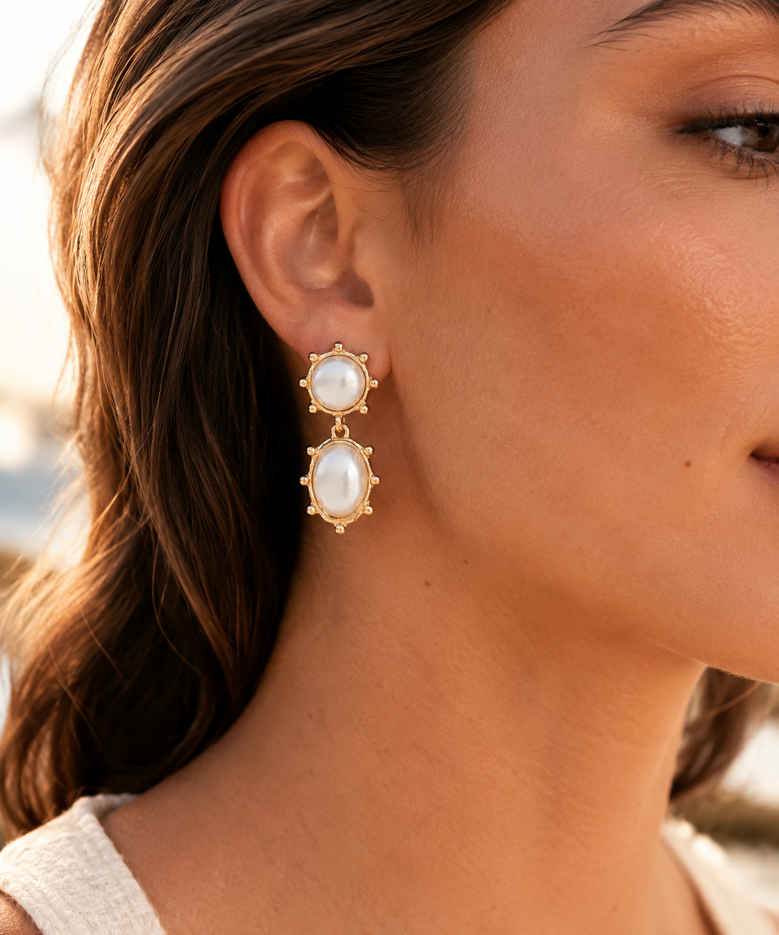 Dotted Double Jewel Earrings – Crystal & Pearl Cluster Stud Earrings (detail view 2)