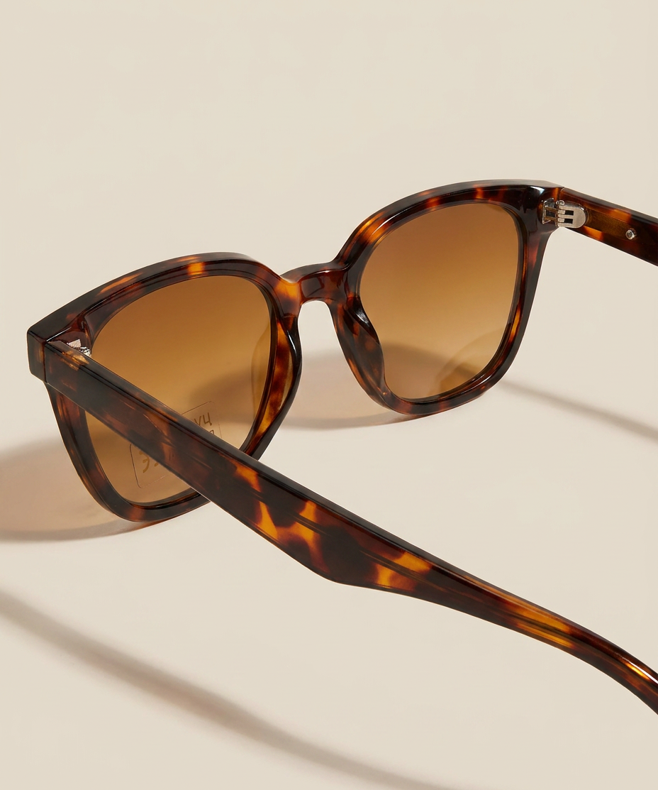 The Essential Square Sunglasses (detail view 2)