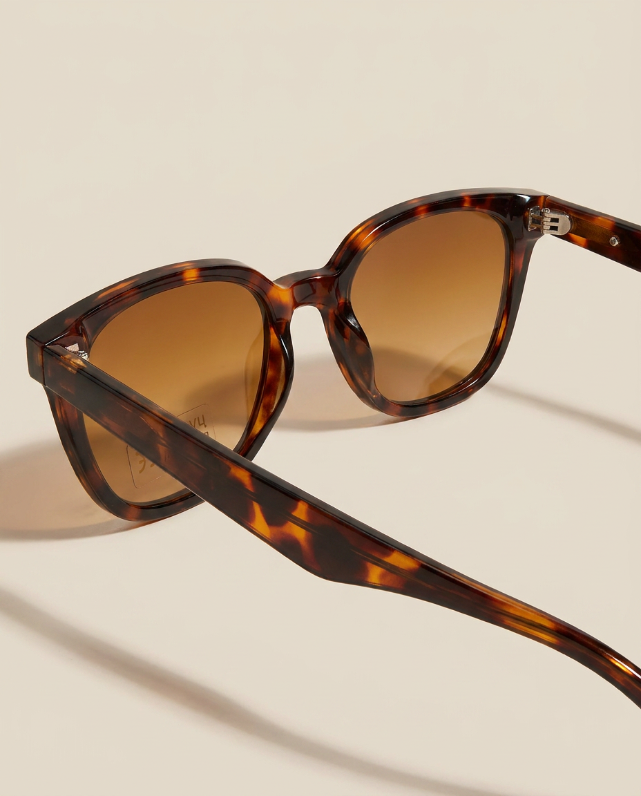 The Essential Square Sunglasses (detail view 2)