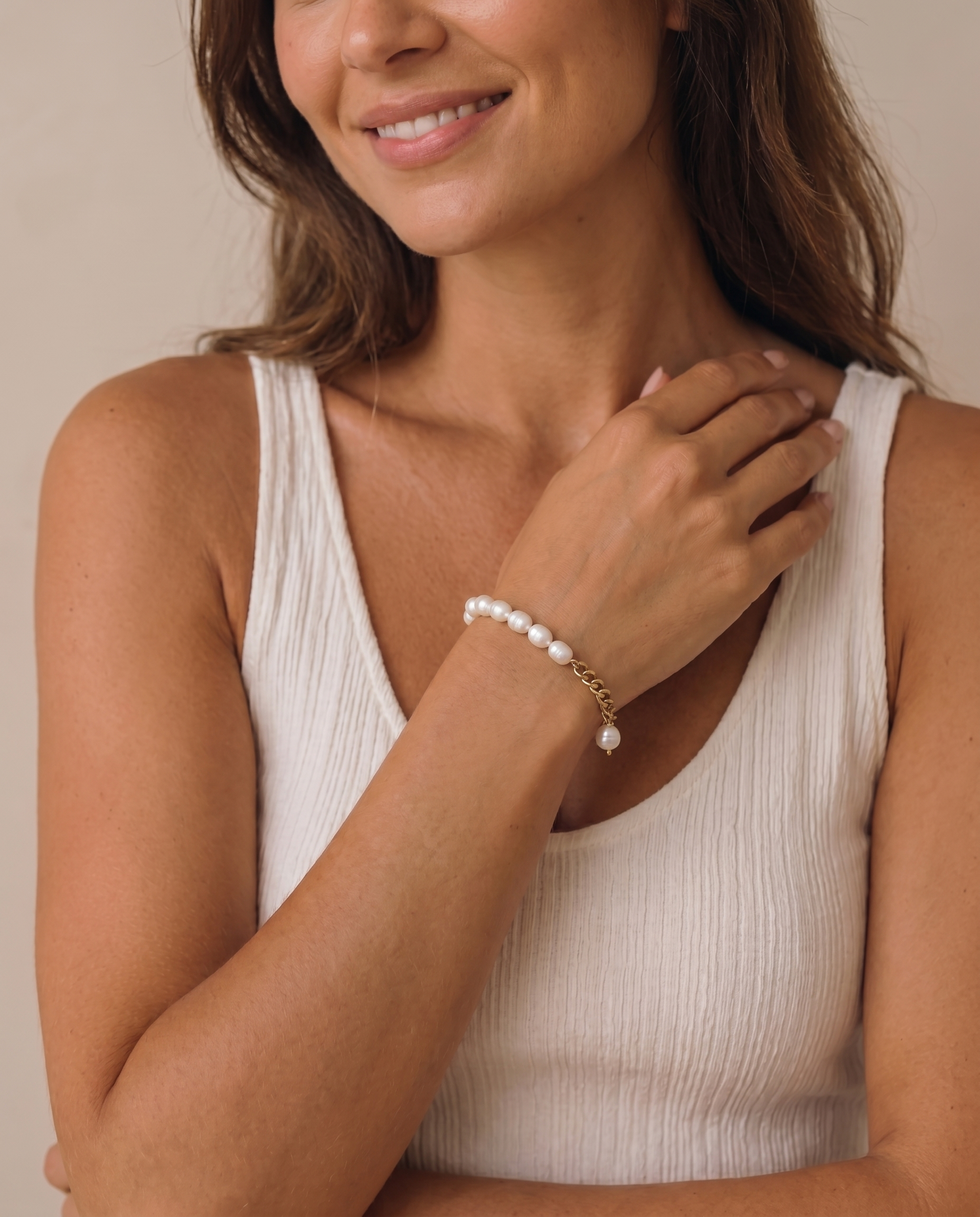 My Sister's Cottage | Waterproof | Freshwater Cultured Pearl & Chain Bracelet (detail view 3)