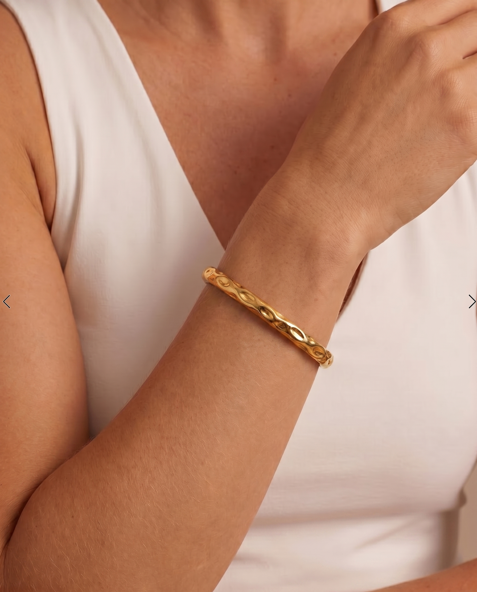 My Sister's Cottage | Waterproof | Hammered Bangle (detail view 2)