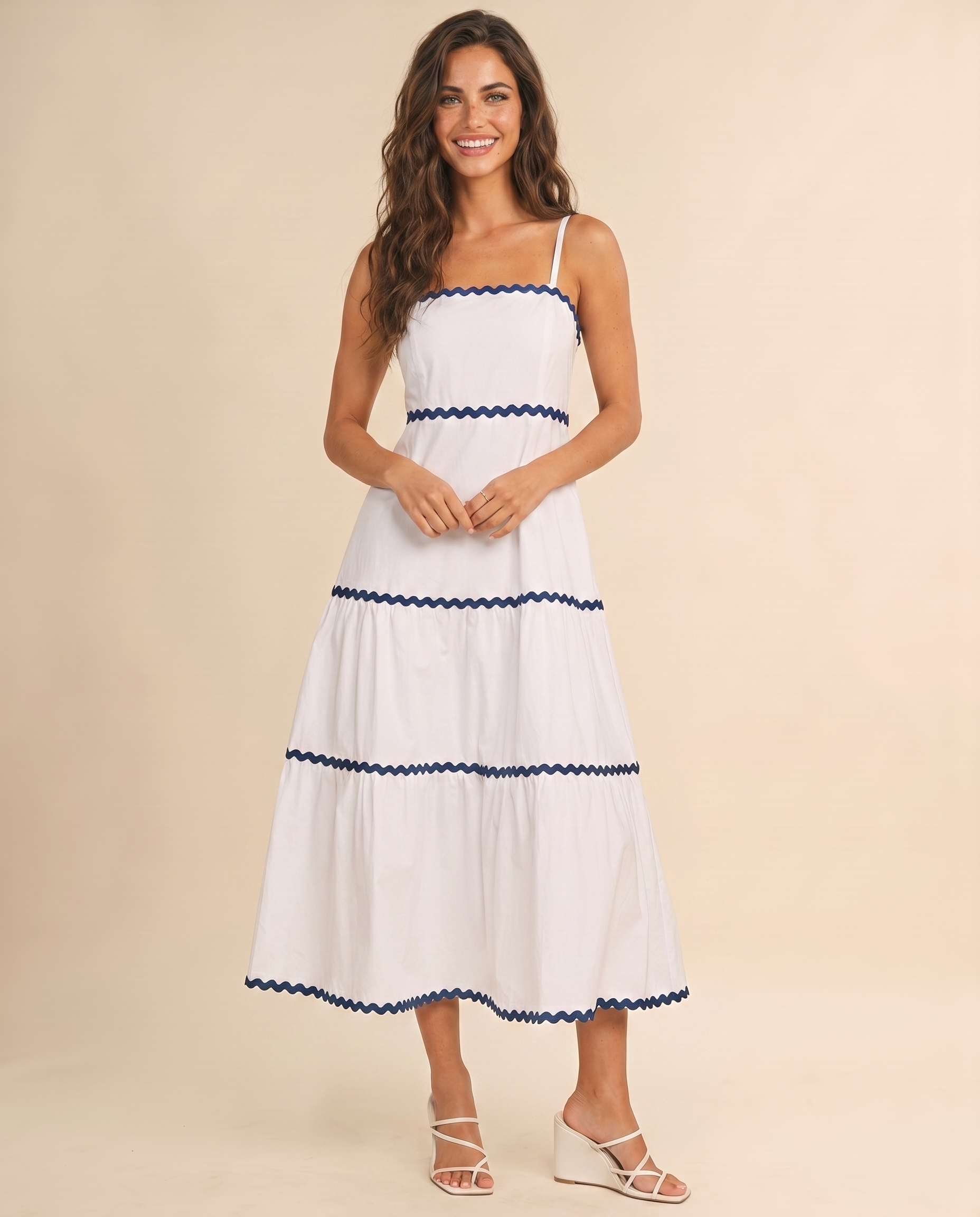 Luciana Trim Maxi Dress – Elegant Maxi Dress for Women (detail view 4)