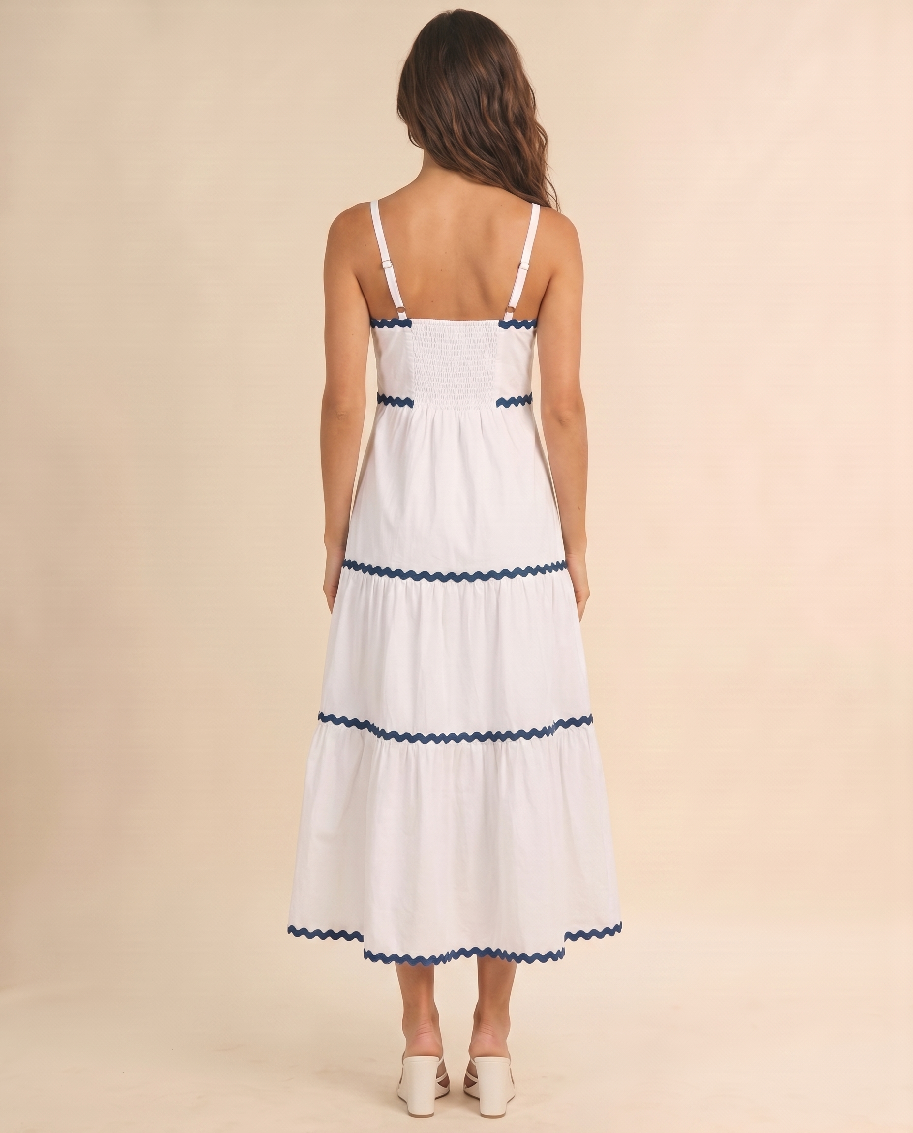 Luciana Trim Maxi Dress – Elegant Maxi Dress for Women (detail view 3)