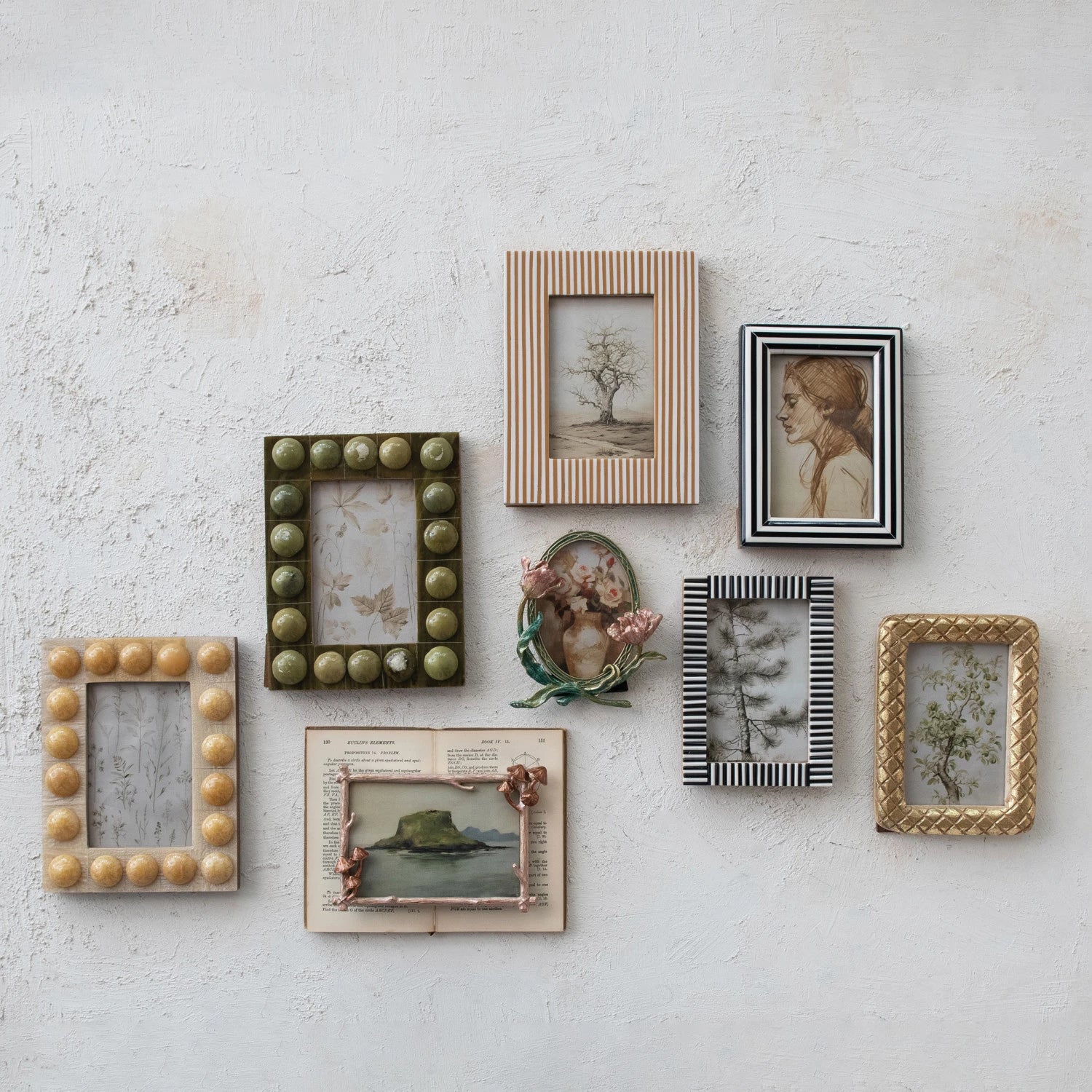 Resin Striped Photo Frame (detail view 3)