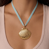 Waterproof Ribbon Shell Necklace – Gold-Plated, Tarnish-Free & Hypoallergenic (detail view 2)
