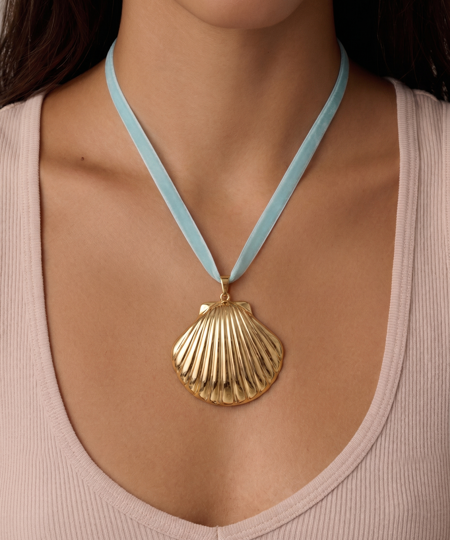 Waterproof Ribbon Shell Necklace – Gold-Plated, Tarnish-Free & Hypoallergenic (detail view 2)