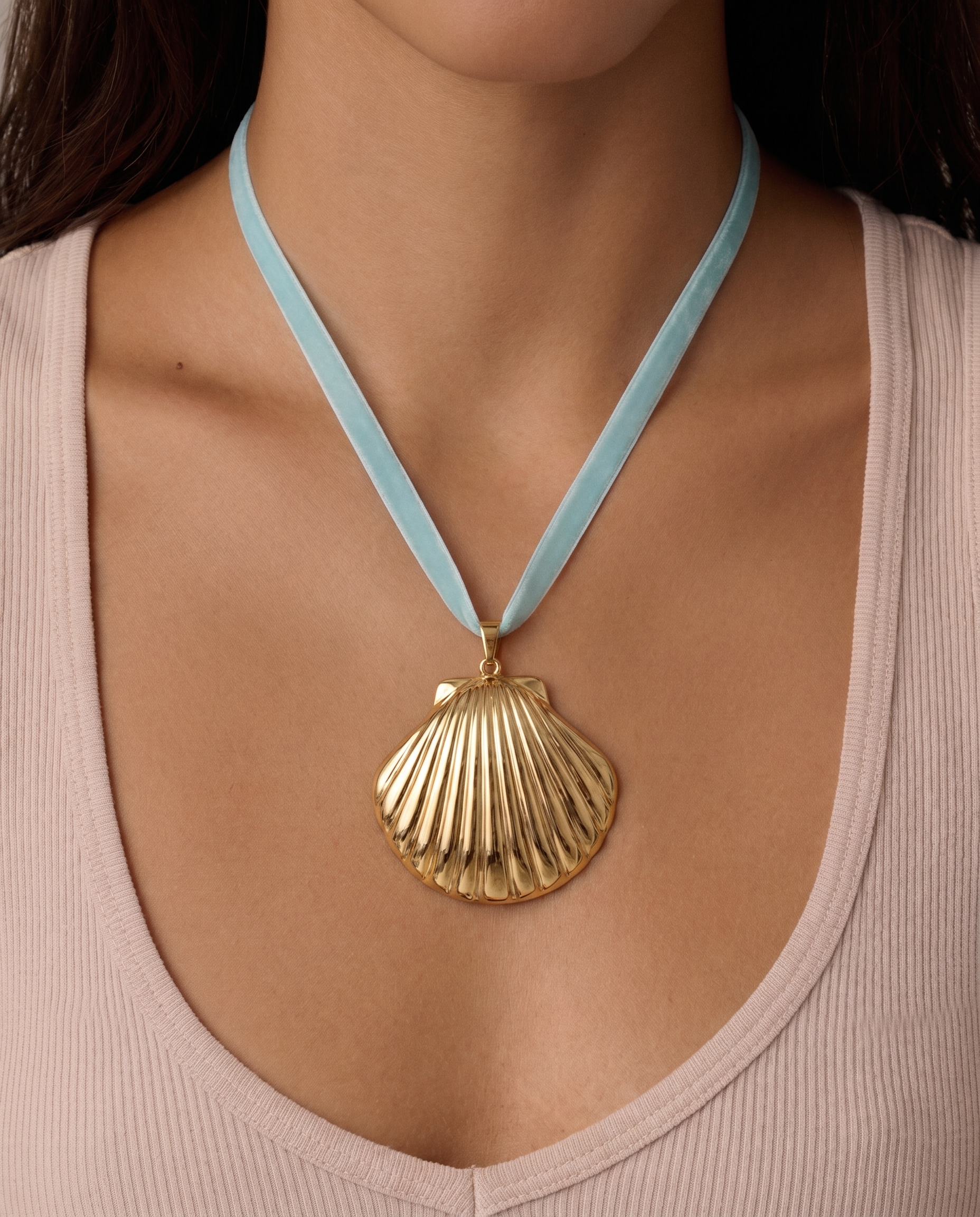 Waterproof Ribbon Shell Necklace – Gold-Plated, Tarnish-Free & Hypoallergenic (detail view 2)