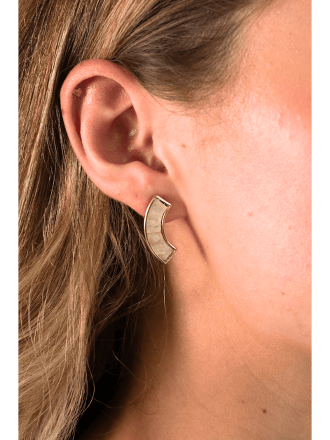 Shell Curved Bar Earrings