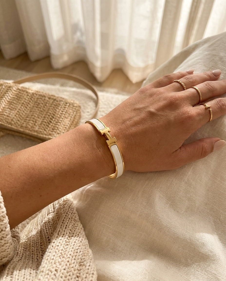 Luxe Link Enamel Bracelet – Gold Enamel Chain Link Bracelet for Women (detail view 2)