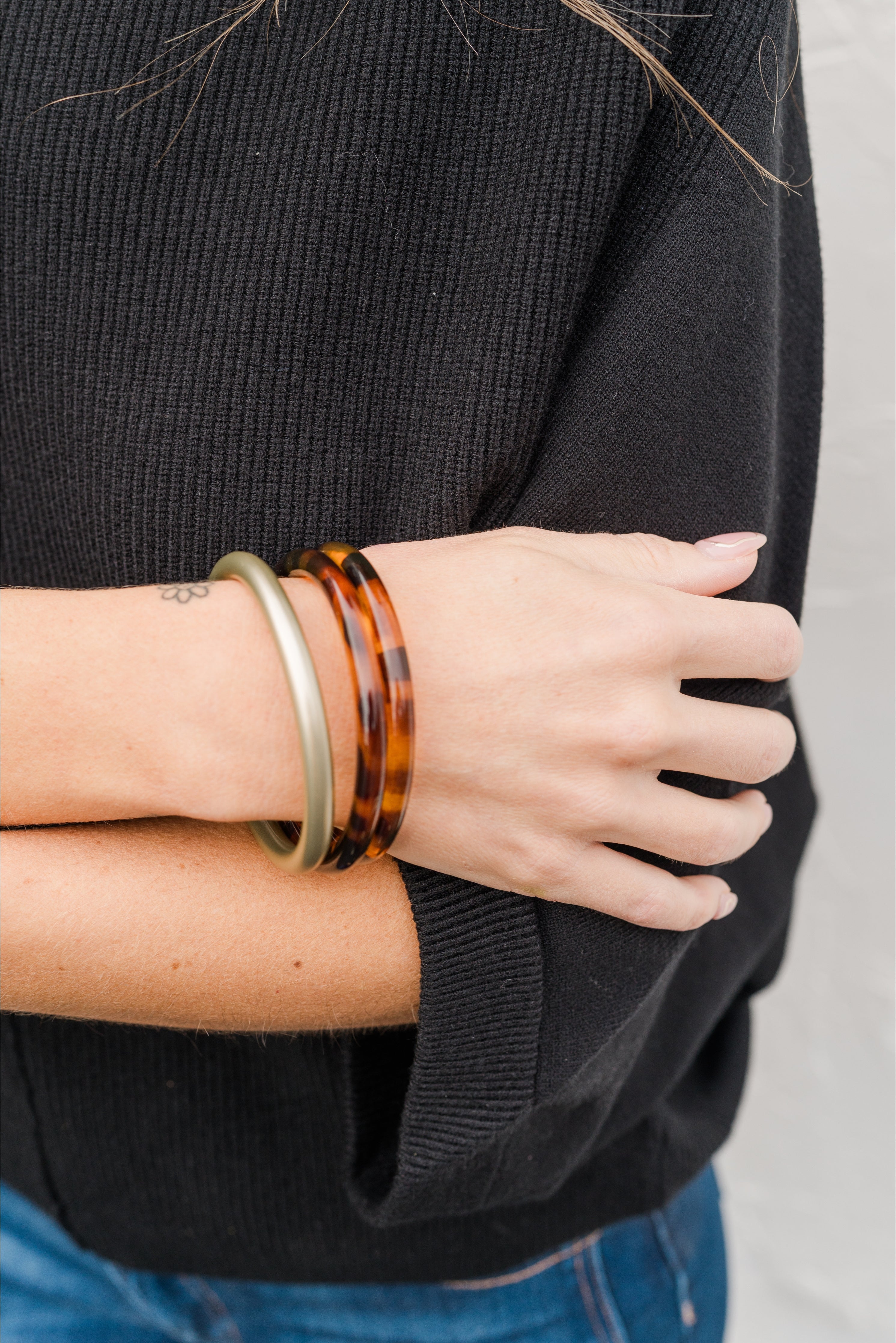 Set of 3 Acrylic Bangles Bracelet (detail view 2)