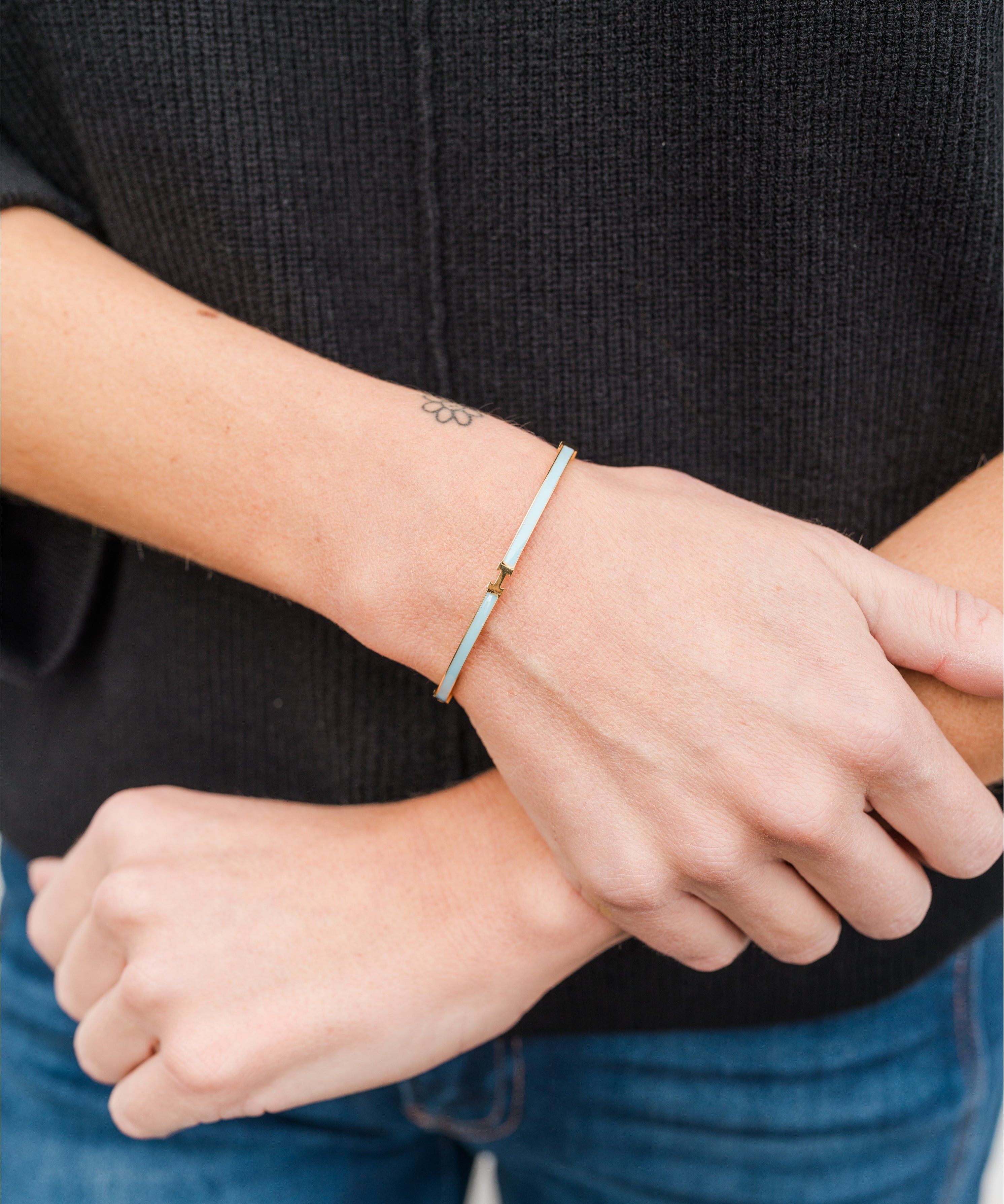 Thin Gold and Light Blue Bangle Bracelet – Stackable Light Blue & Gold Bangle (detail view 2)