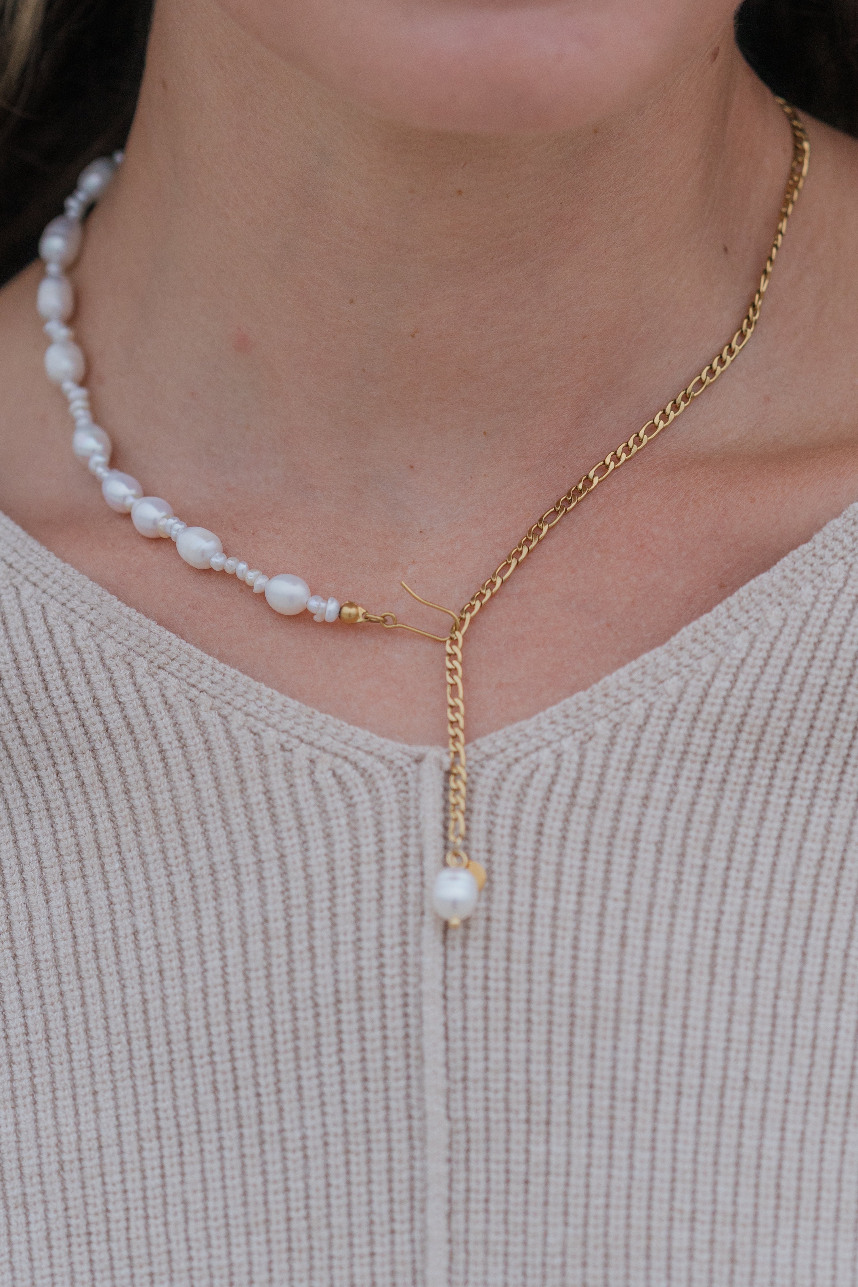 My Sister's Cottage | Waterproof | Freshwater Cultured Pearl Lariat Necklace (detail view 3)