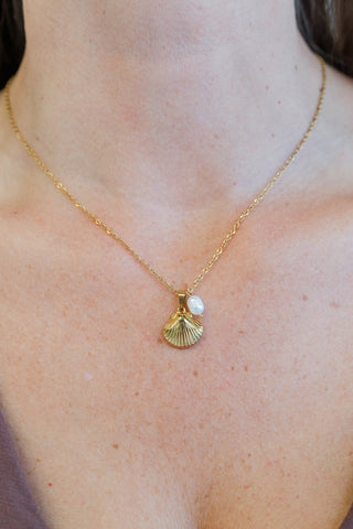 My Sister's Cottage | Waterproof | Seashell & Pearl Necklace