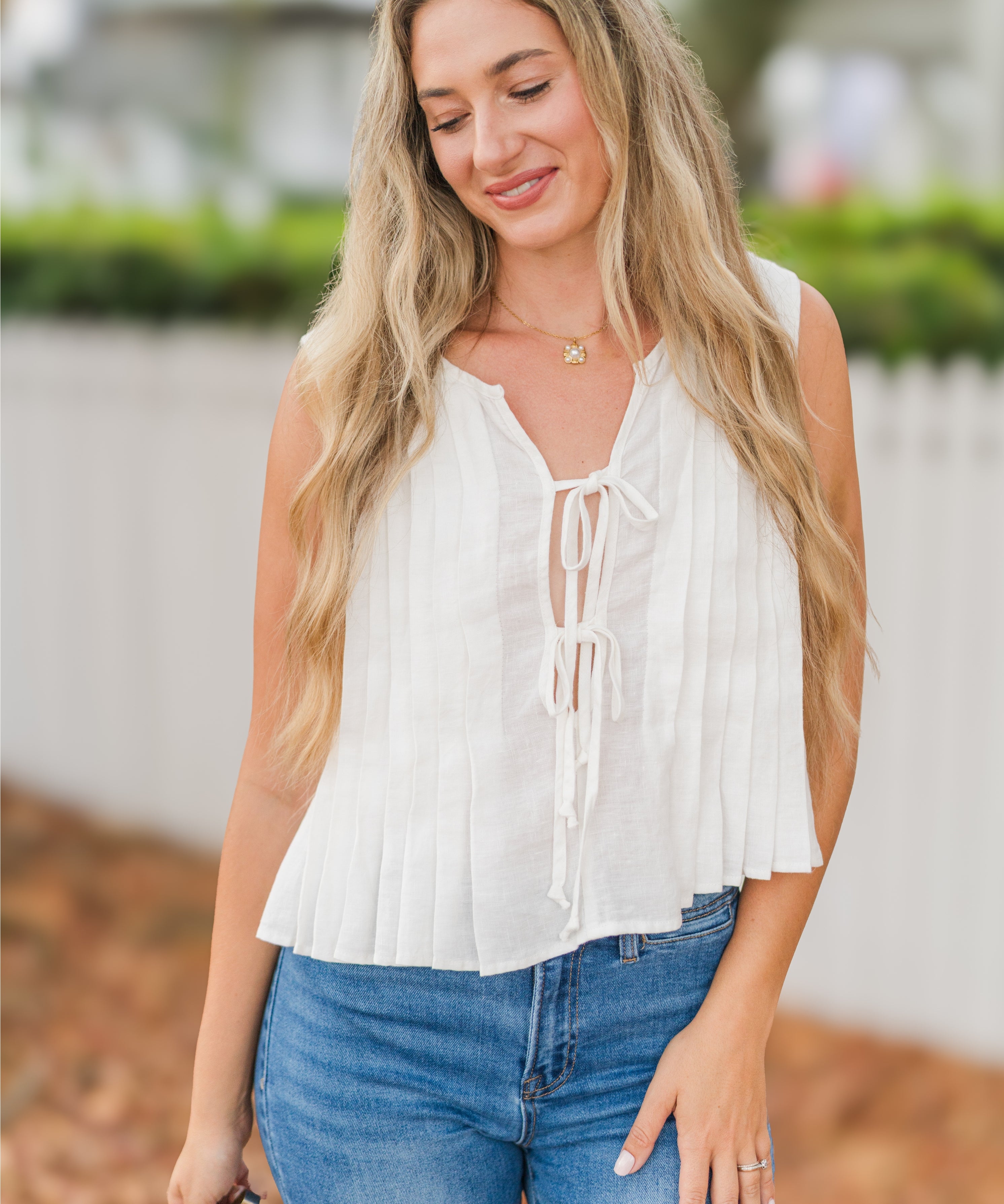 Bow Tie Sleeveless Top (detail view 2)