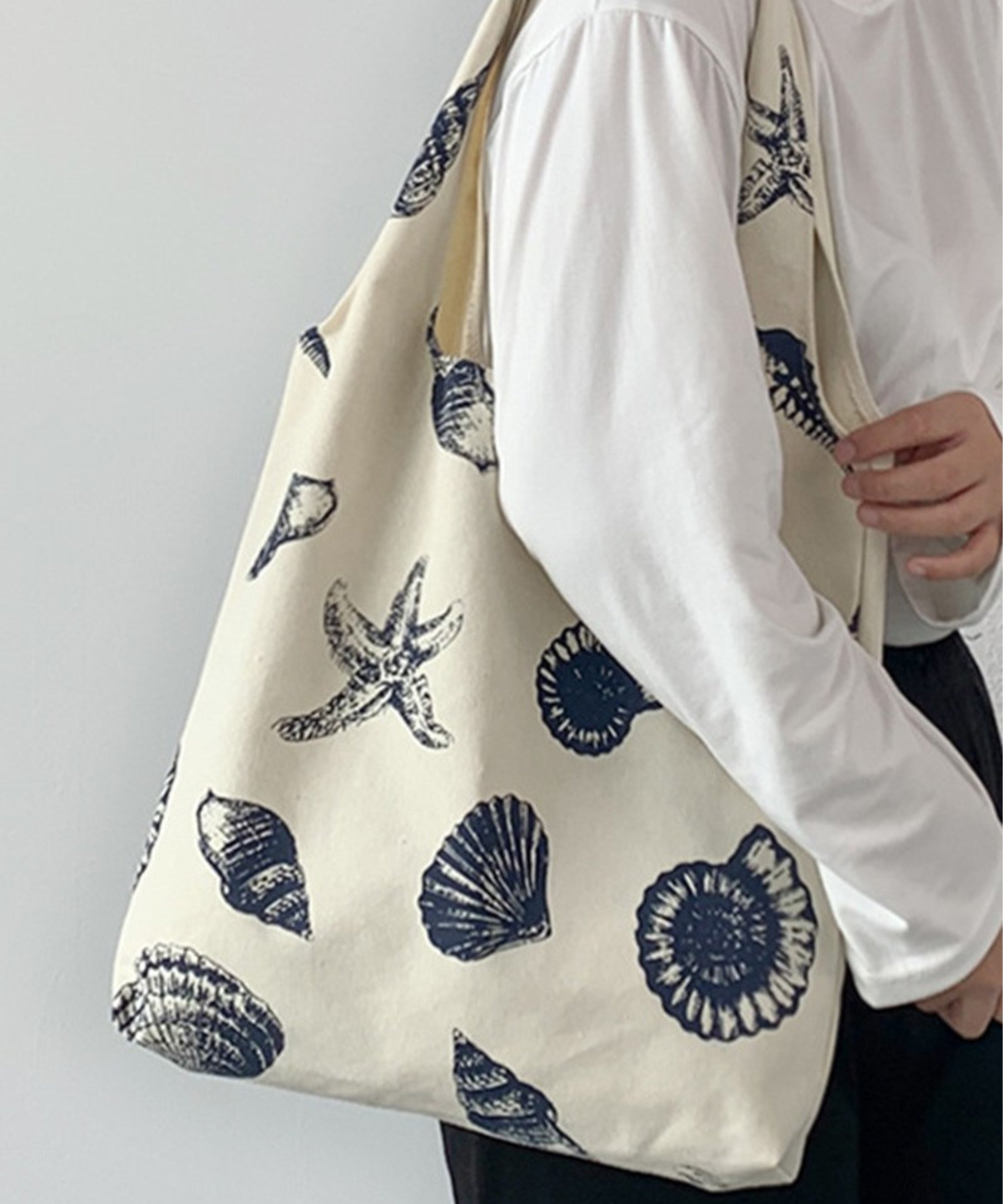 Starfish Shell Canvas Tote Bag (detail view 2)