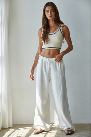 Ribbed Contrast Trim Crop Tank