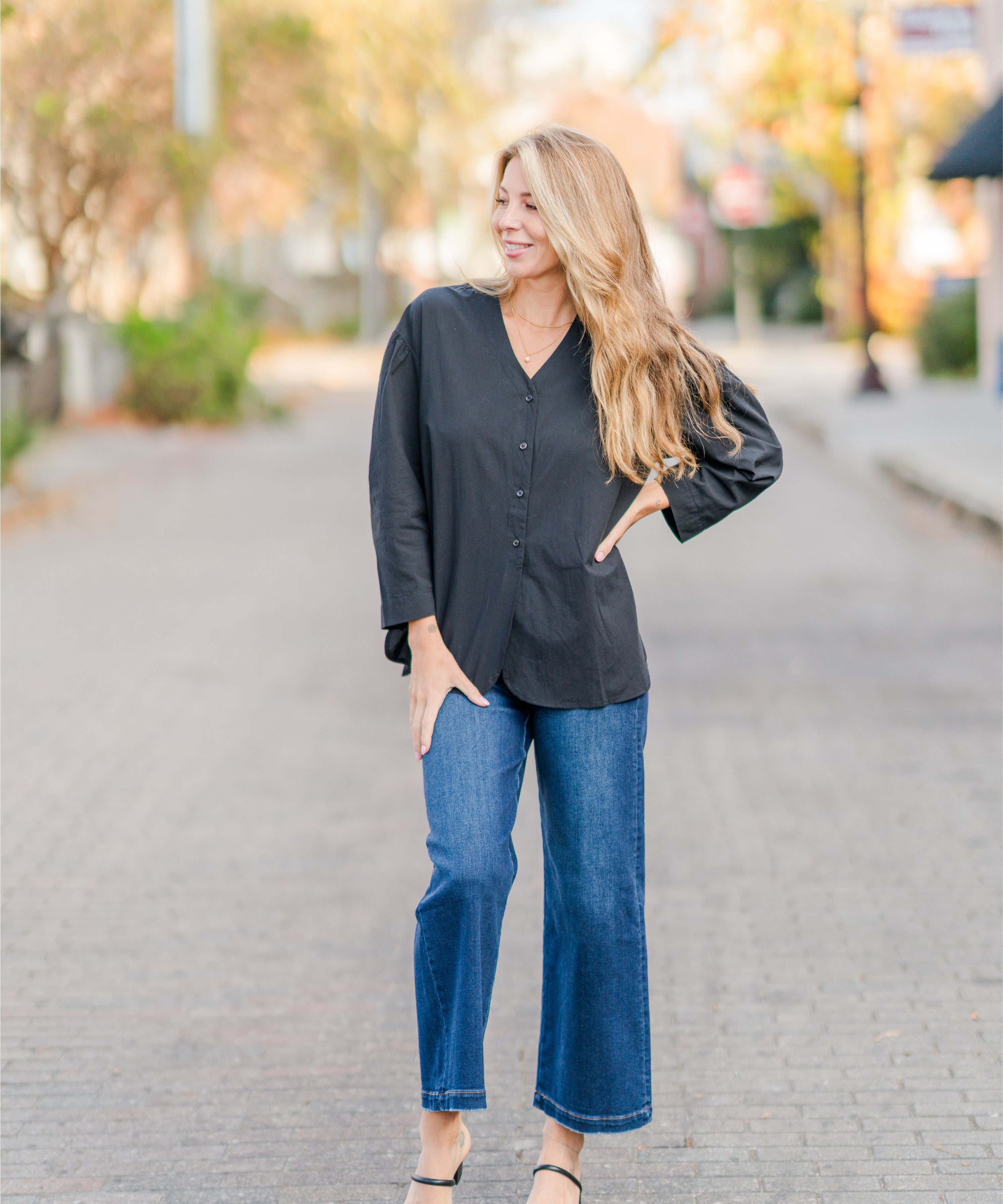Oversized V-Neck Cotton Button Down Top (detail view 2)