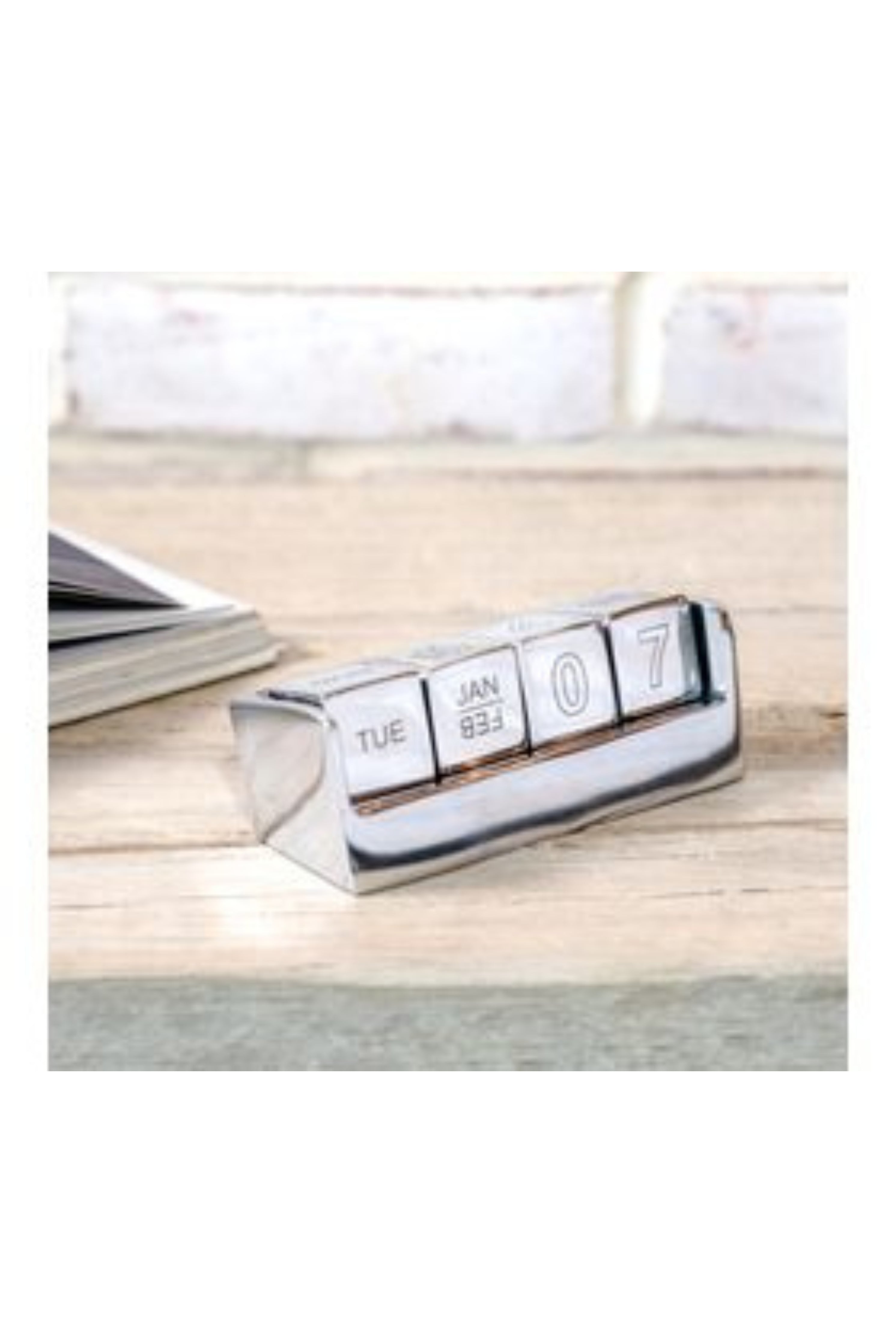 Day/Date Desk Calendar