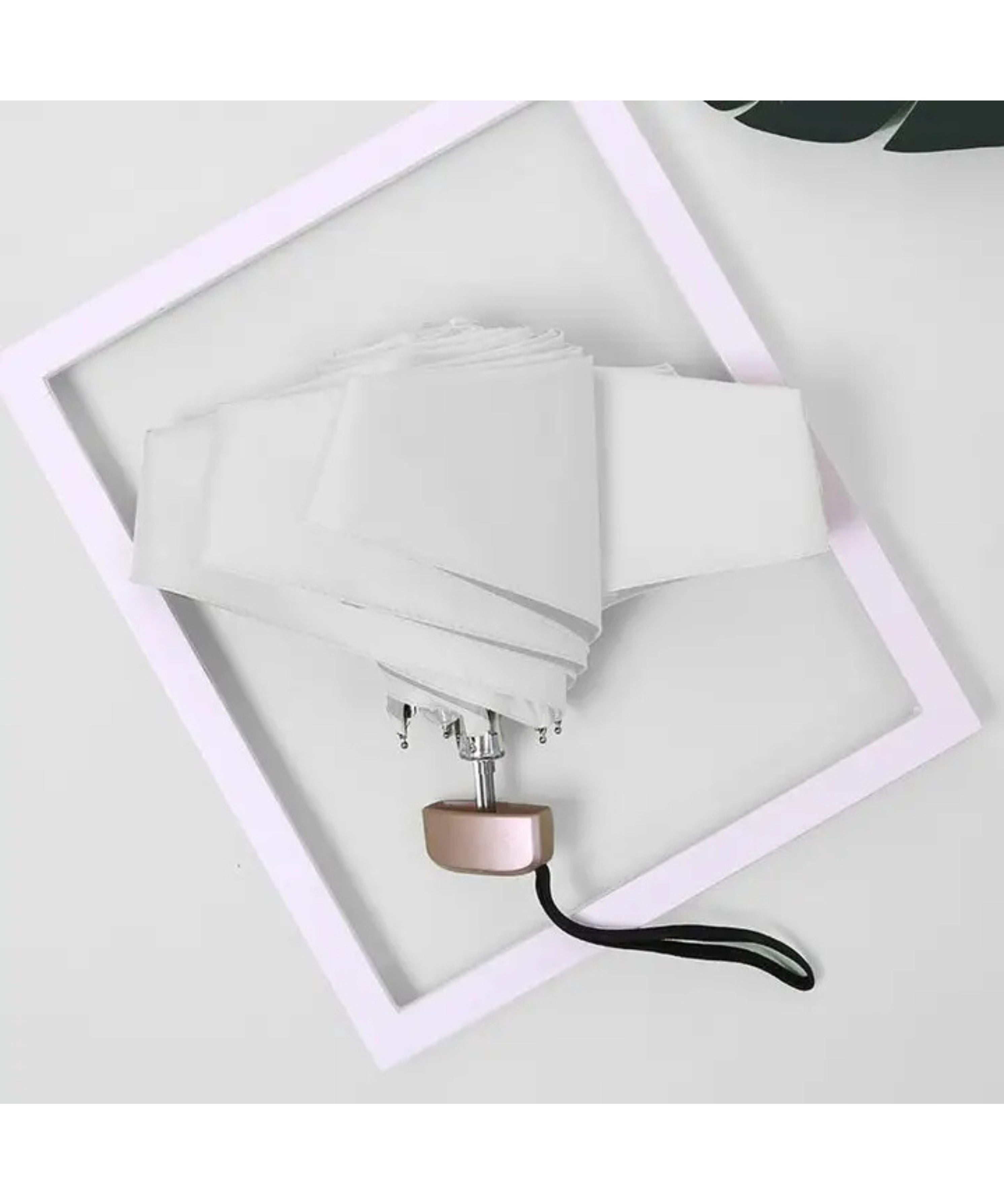 Mini Portable All-Weather Umbrella (detail view 2)