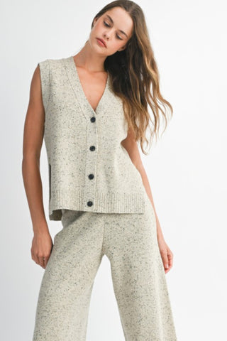 Relaxed Fit Sleeveless Button Down Knit Vest