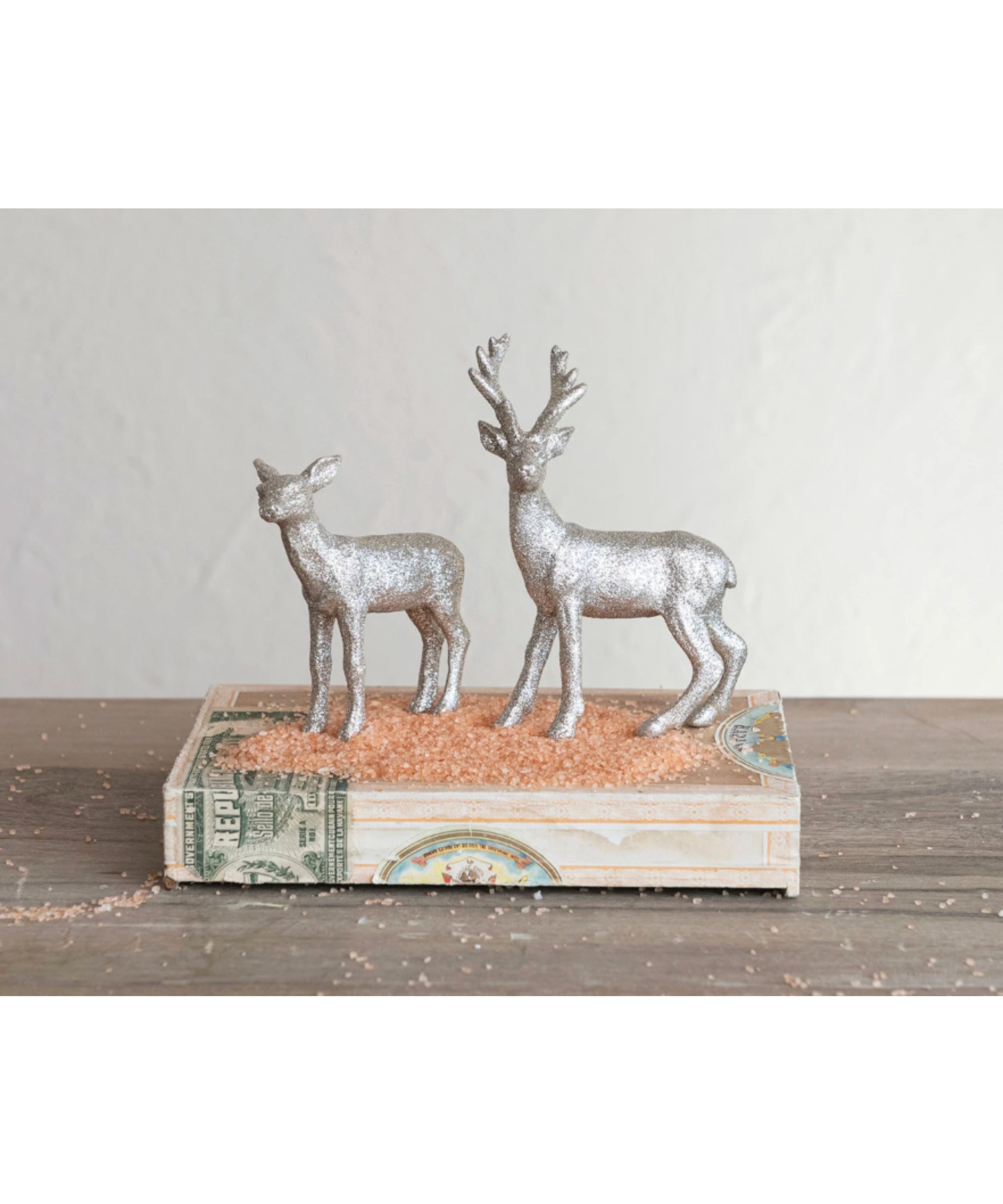 Glitter Resin Buck (detail view 2)