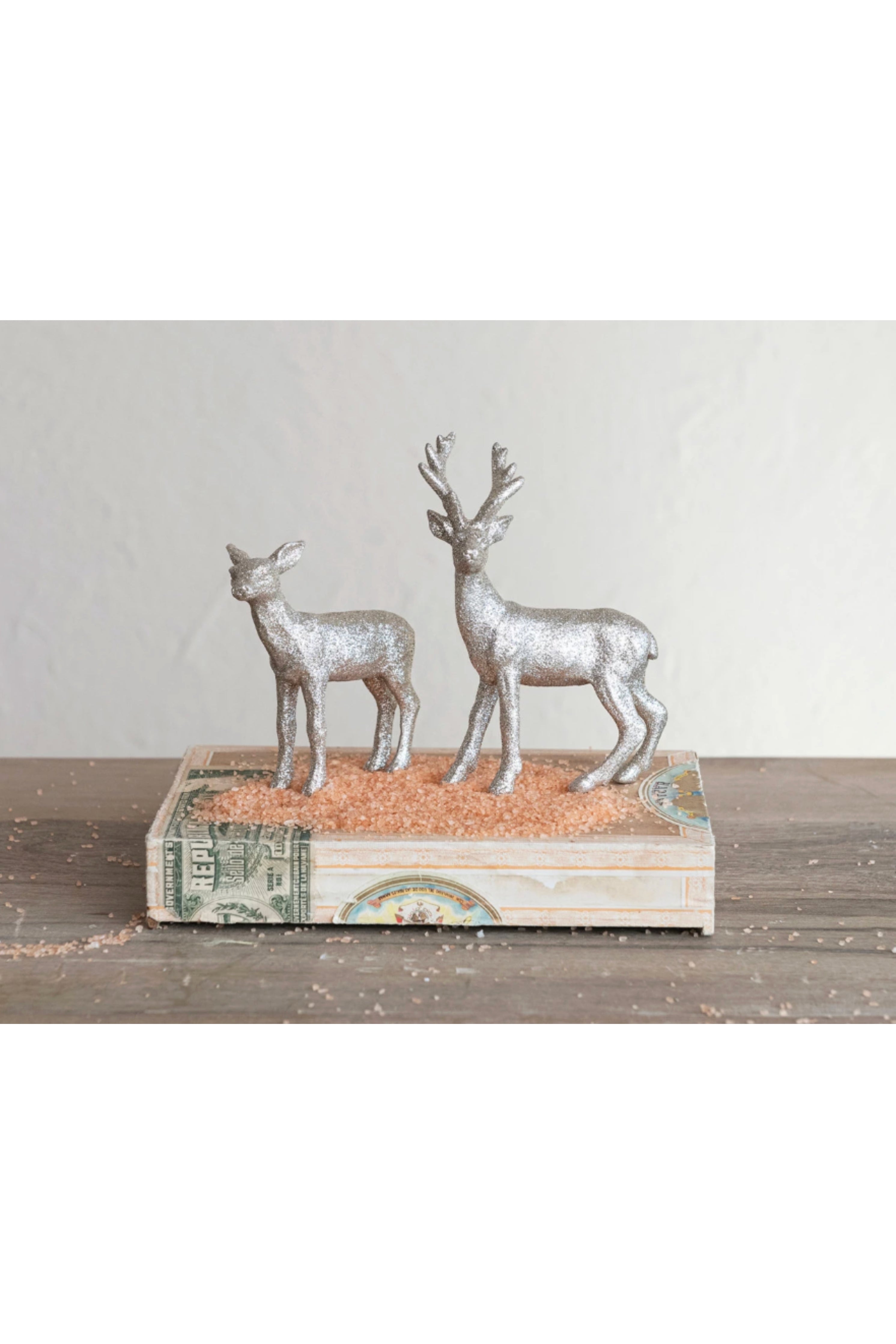 Glitter Resin Buck (detail view 2)