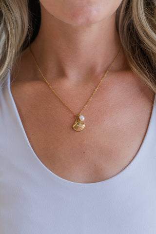 My Sister's Cottage | Waterproof | Seashell & Pearl Necklace