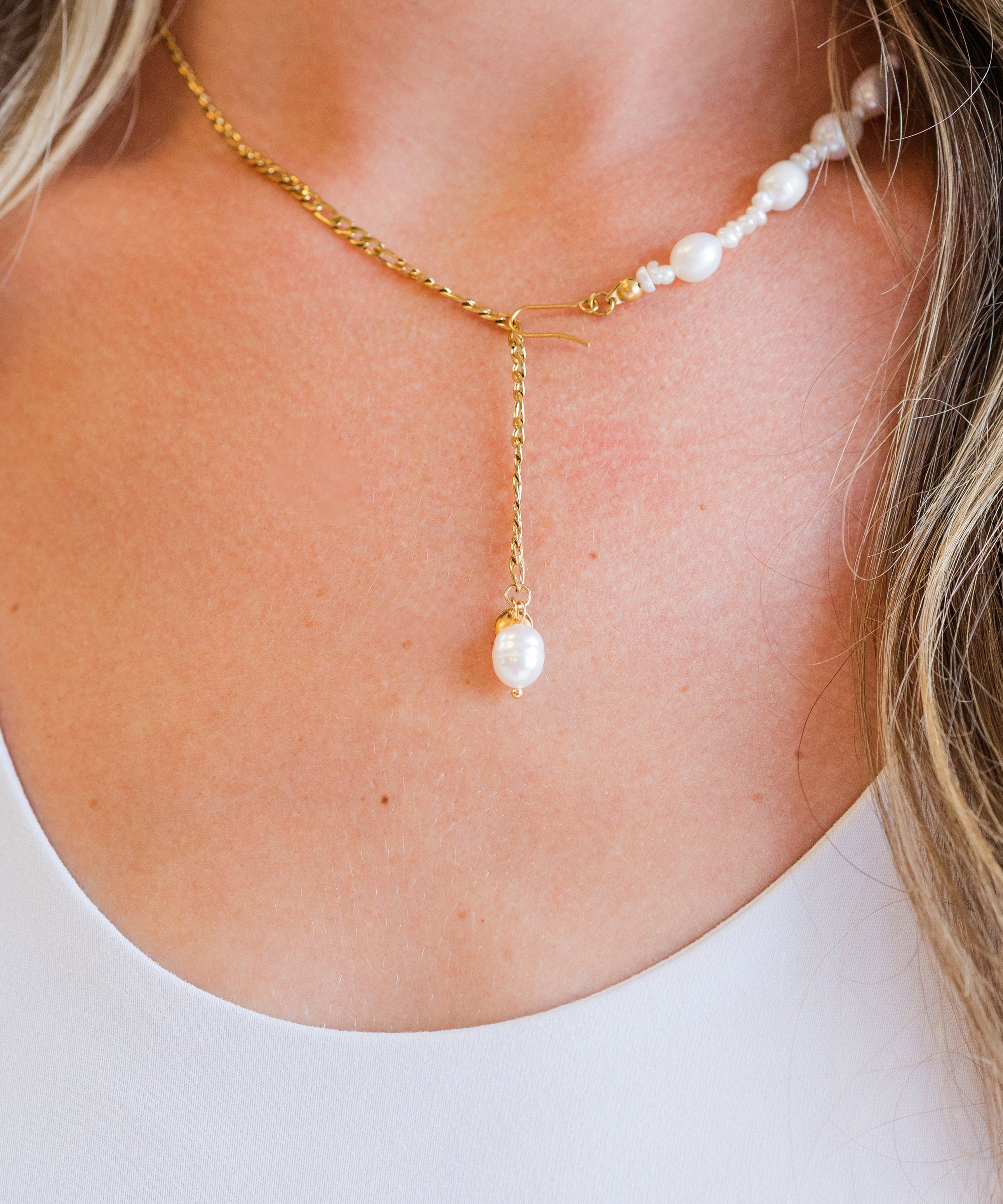 My Sister's Cottage | Waterproof | Freshwater Cultured Pearl Lariat Necklace (detail view 2)