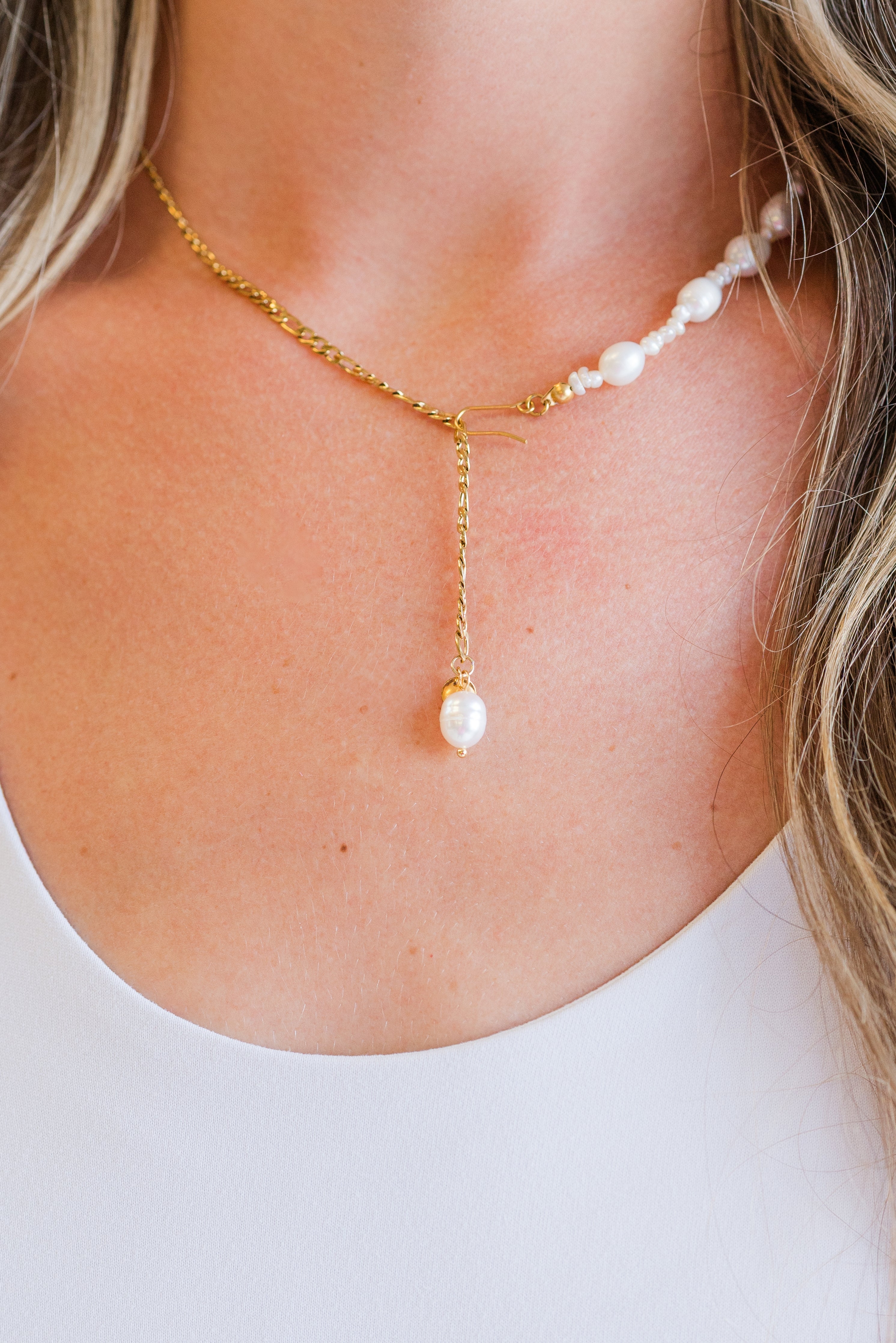 My Sister's Cottage | Waterproof | Freshwater Cultured Pearl Lariat Necklace (detail view 2)