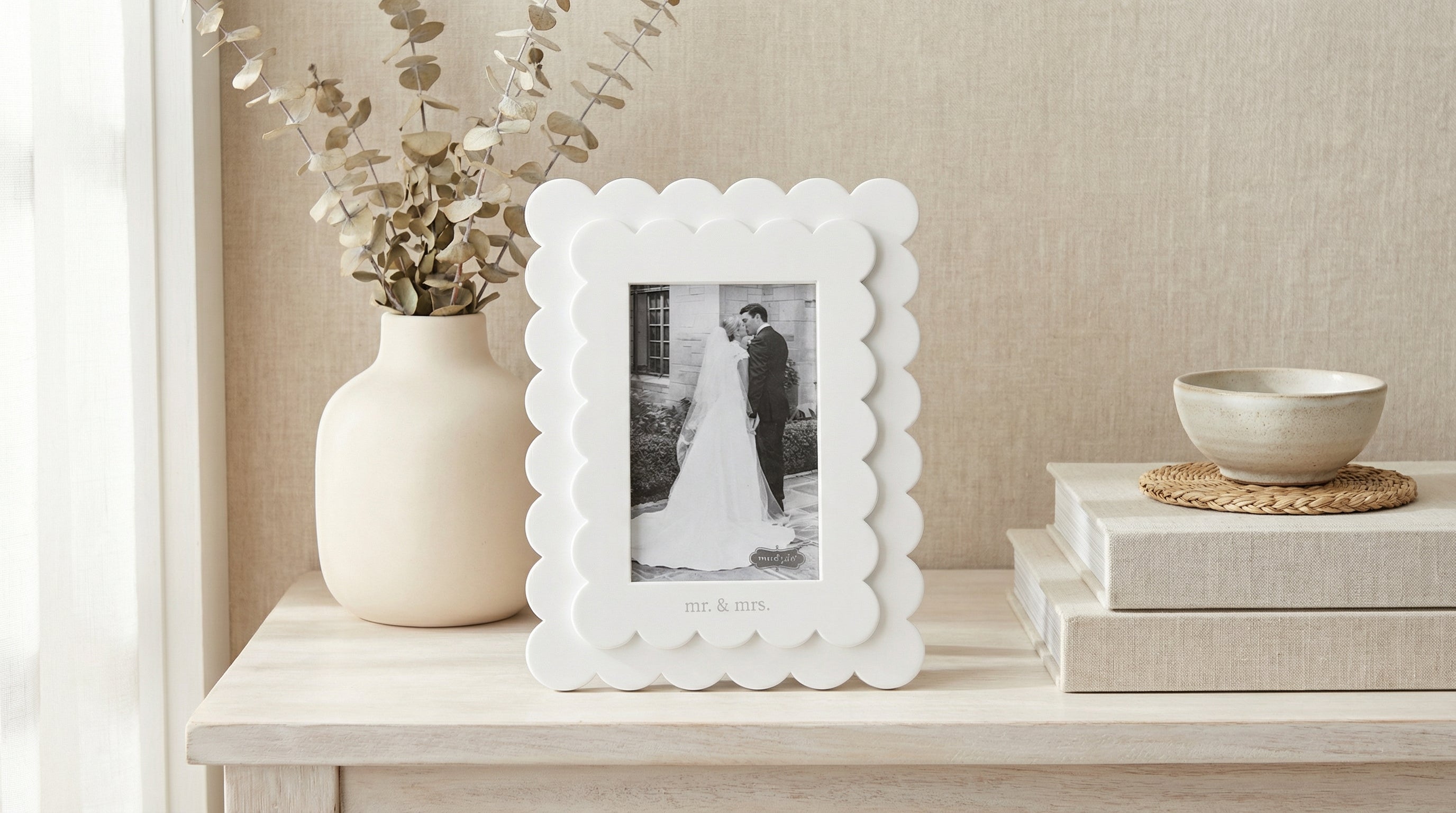 Mr. & Mrs. Scallop Frame (detail view 2)