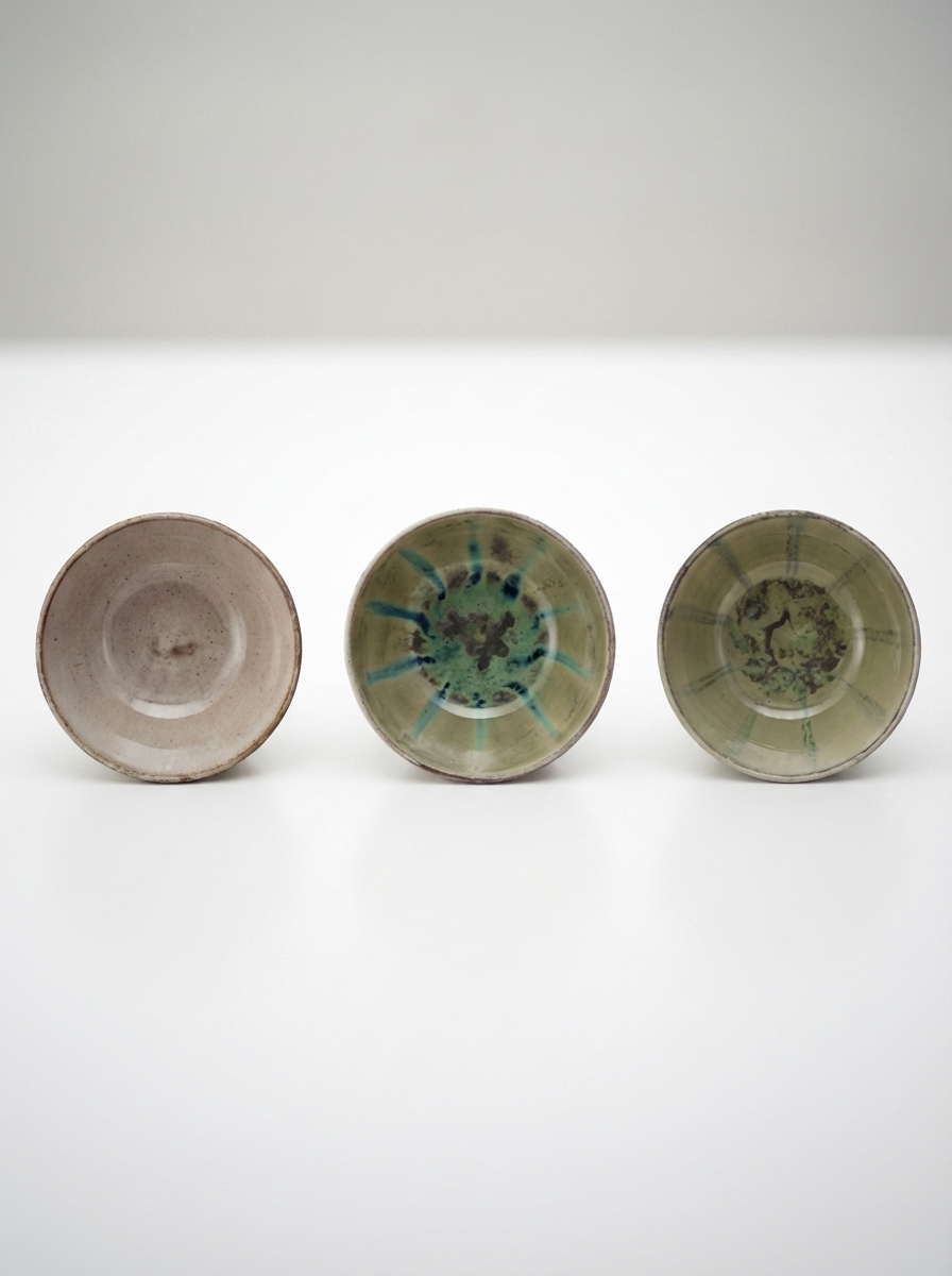 Hand-Painted Stoneware Bowl (detail view 2)